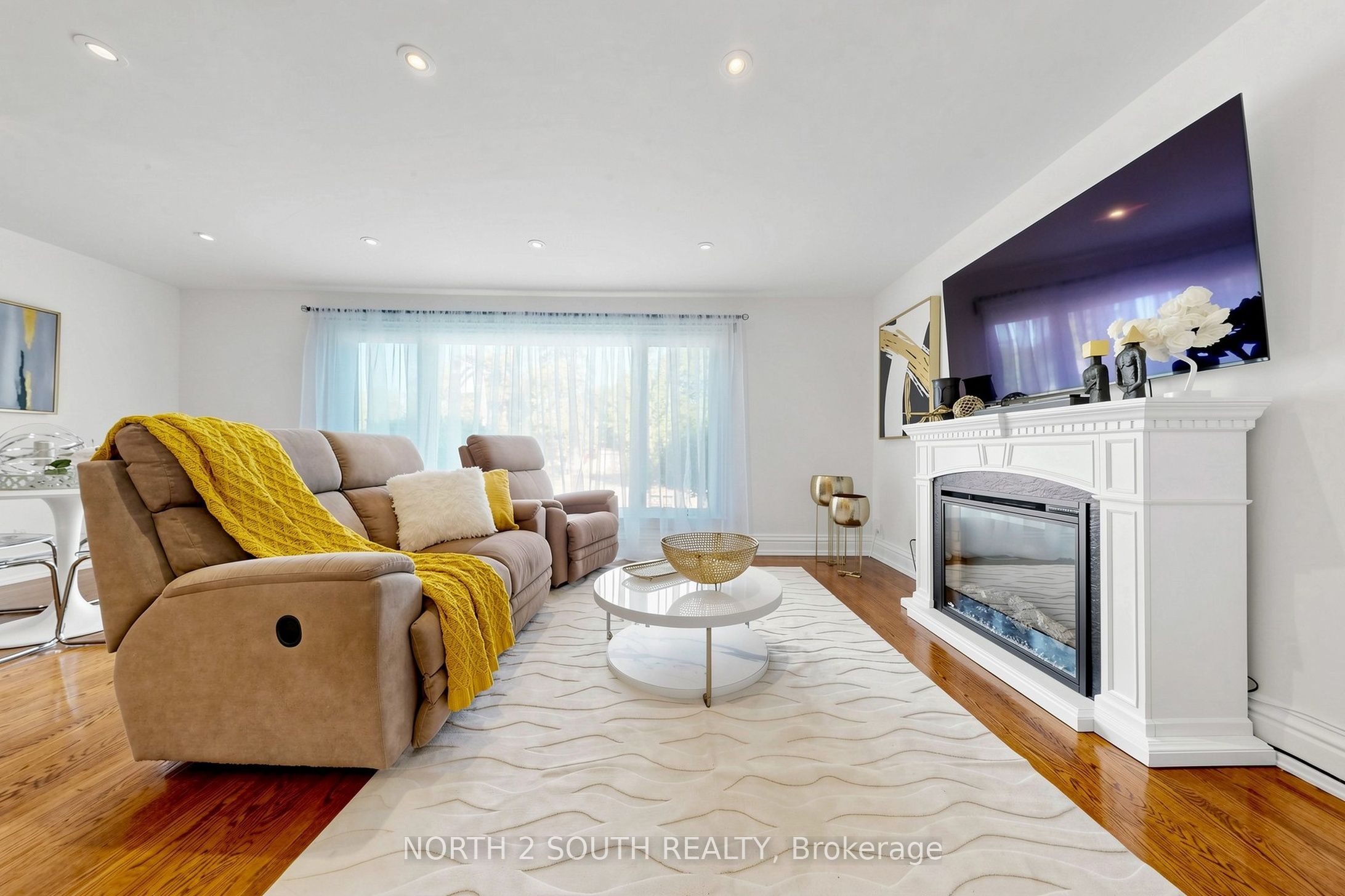 263 Thistle Down Boulevard, Toronto, ON M9V 1K6 photo 2
