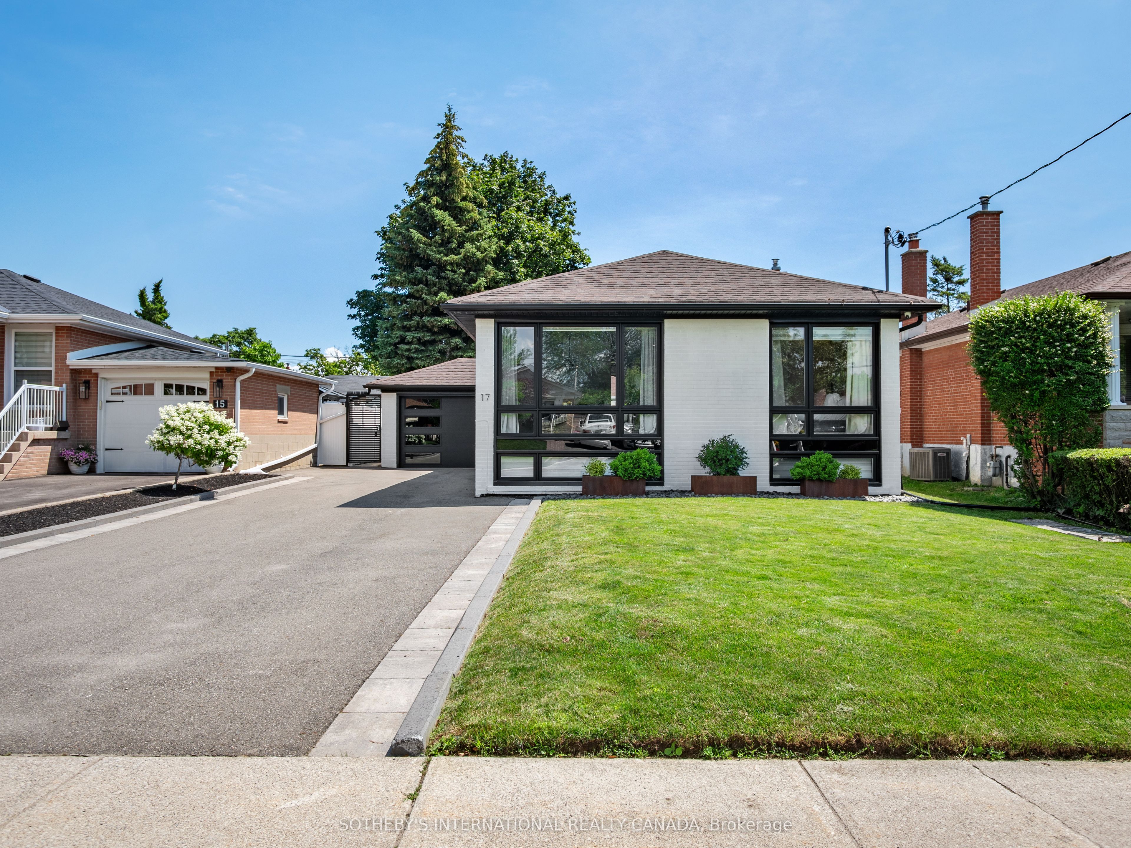 17 Sigmont Road, Toronto, ON M9C 4K6