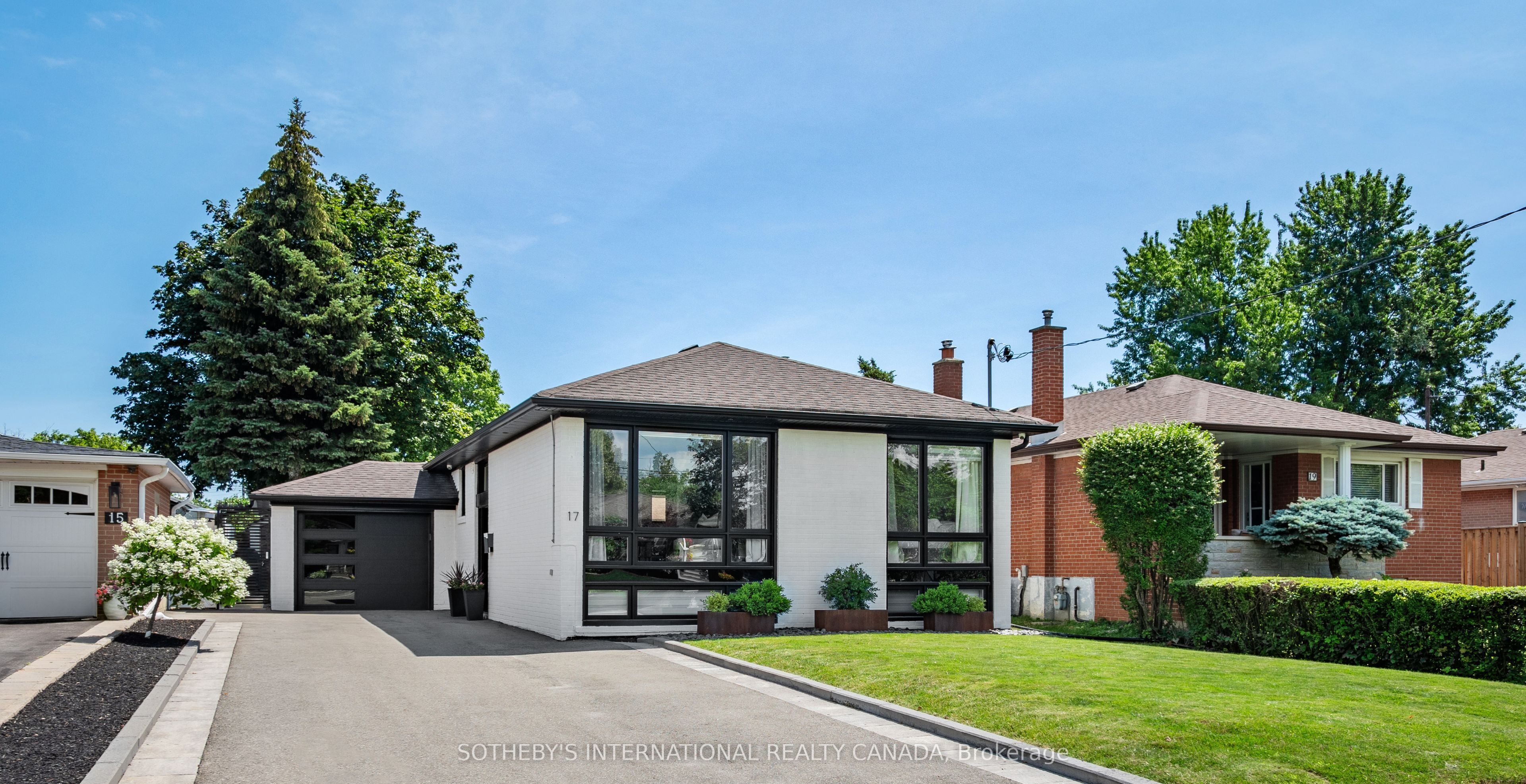 17 Sigmont Road, Toronto, ON M9C 4K6 photo 2