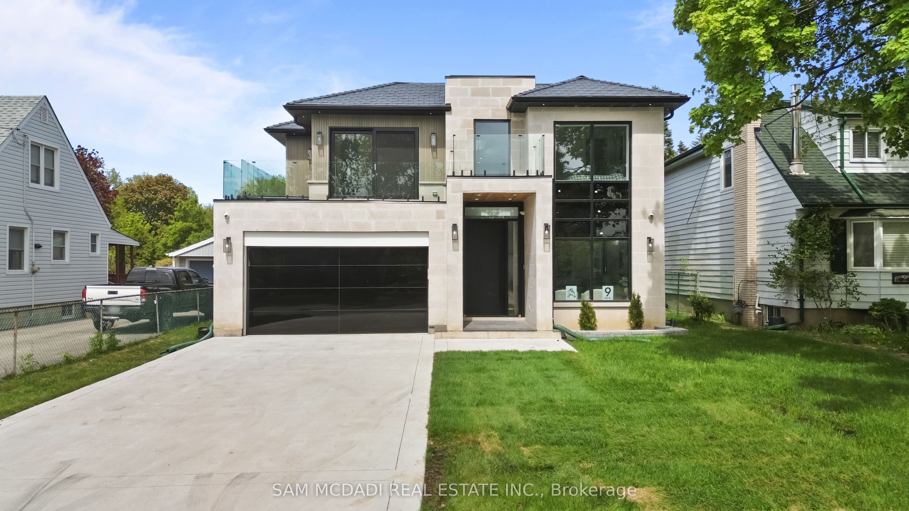 9 Earl Street, Mississauga, ON L5M 1N6