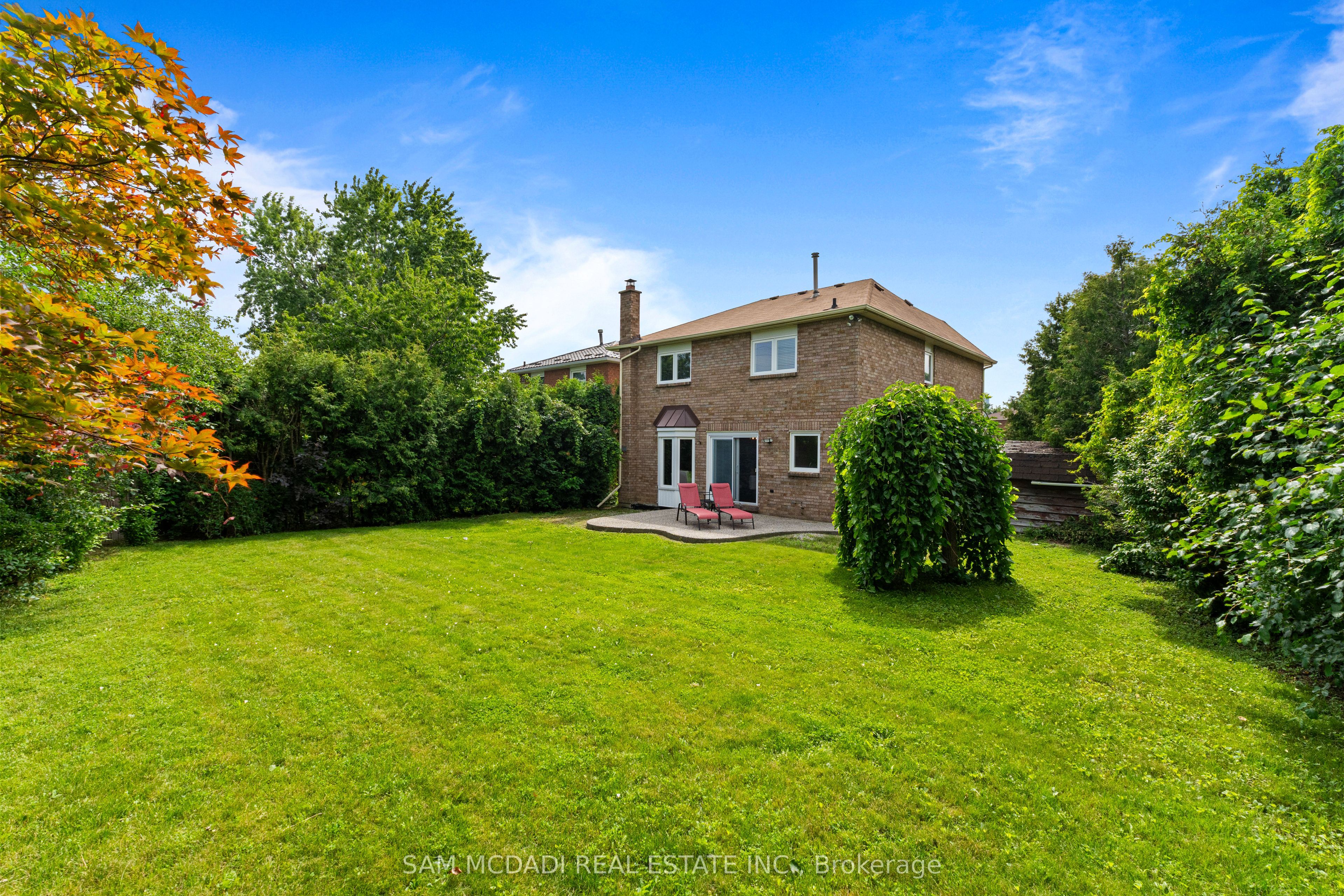 470 Aberfoyle Court, Mississauga, ON L4Z 2J5 photo 3