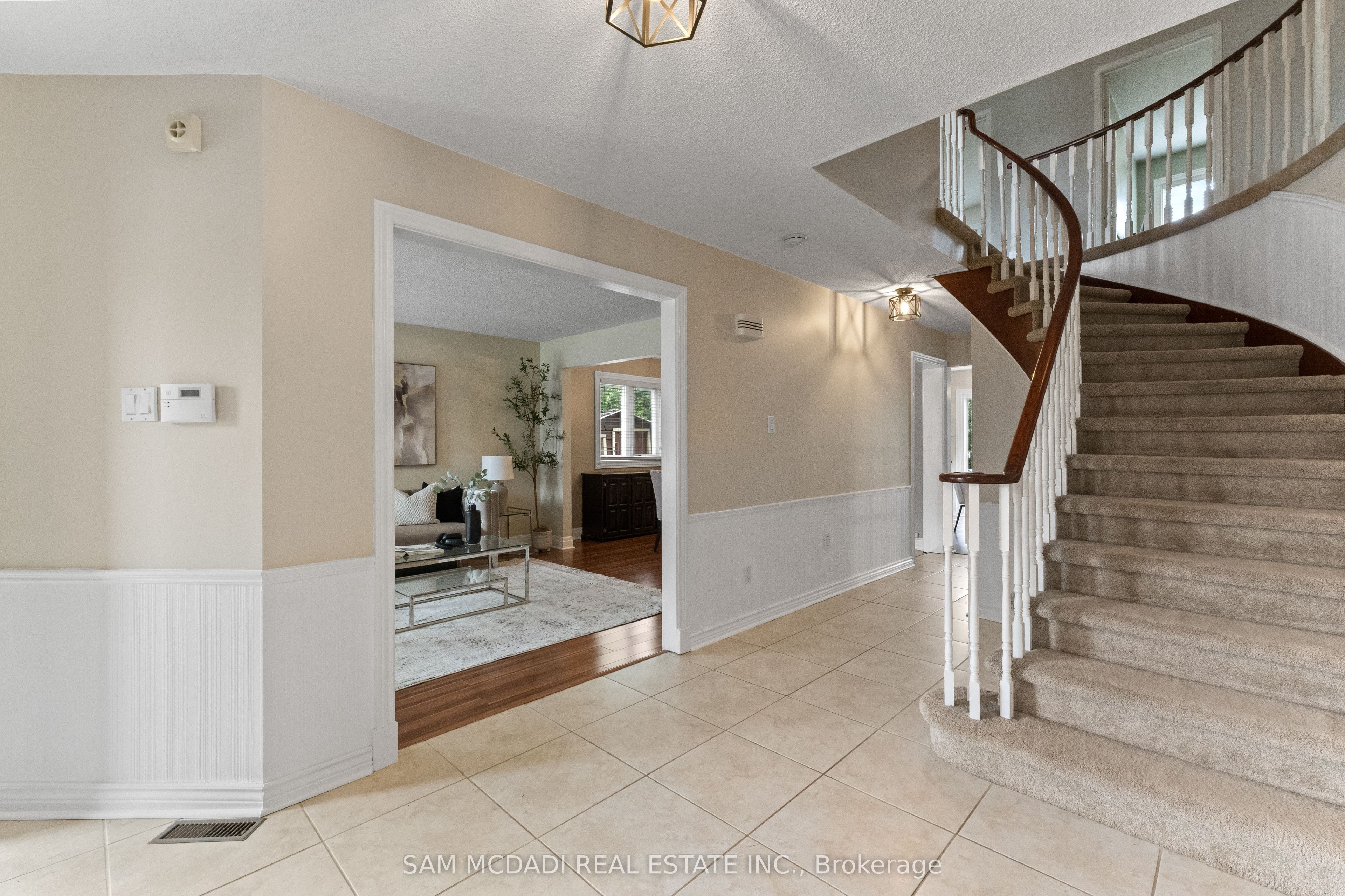 470 Aberfoyle Court, Mississauga, ON L4Z 2J5 photo 4