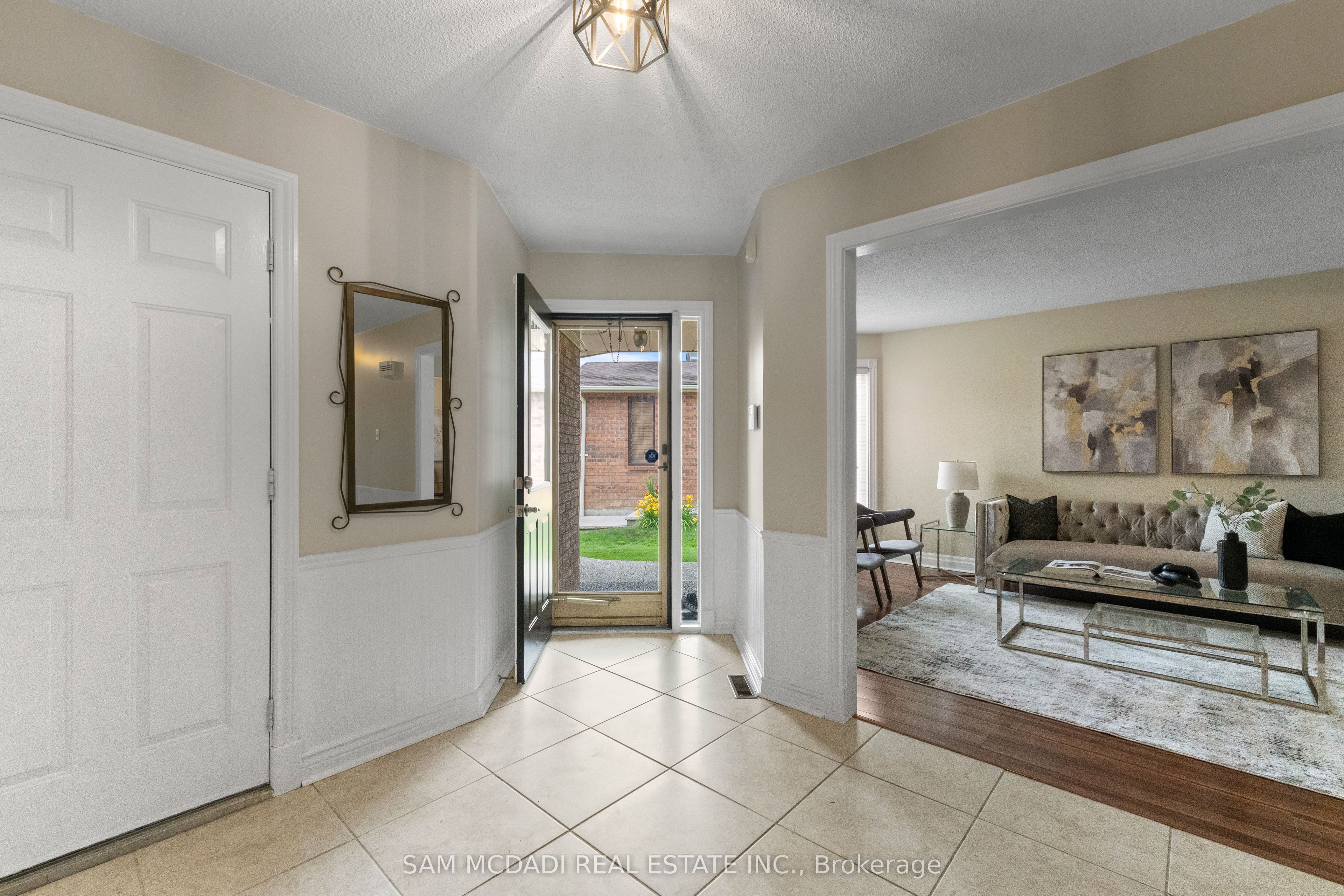 470 Aberfoyle Court, Mississauga, ON L4Z 2J5 photo 5