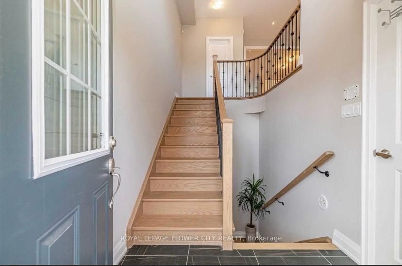 3079 Postridge Drive, Oakville, ON L6H 0S1 photo 4