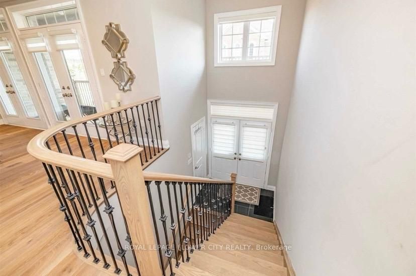 3079 Postridge Drive, Oakville, ON L6H 0S1 photo 5