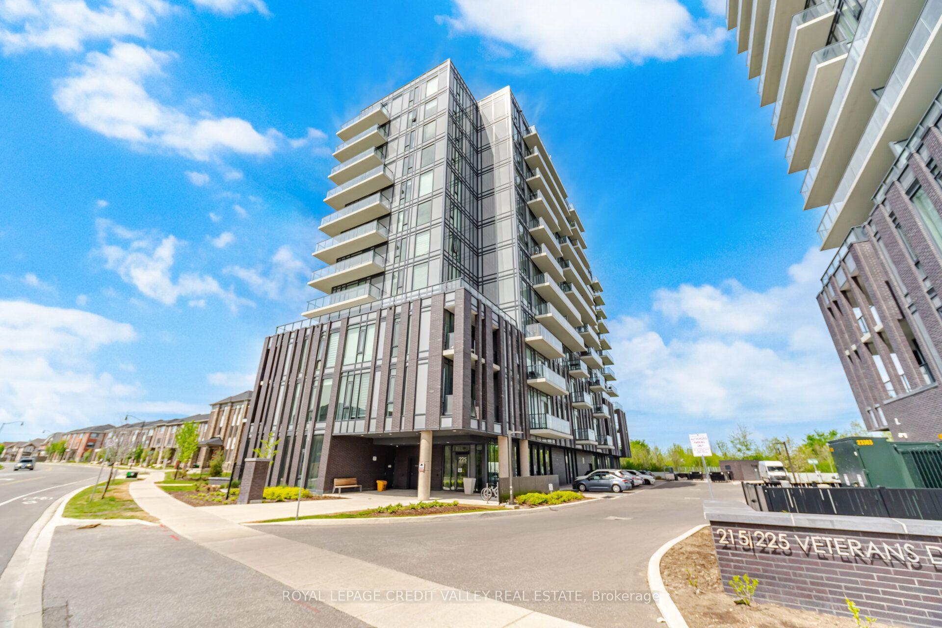 225 Veterans Drive 1201, Brampton, ON L7A 0B6 photo 4