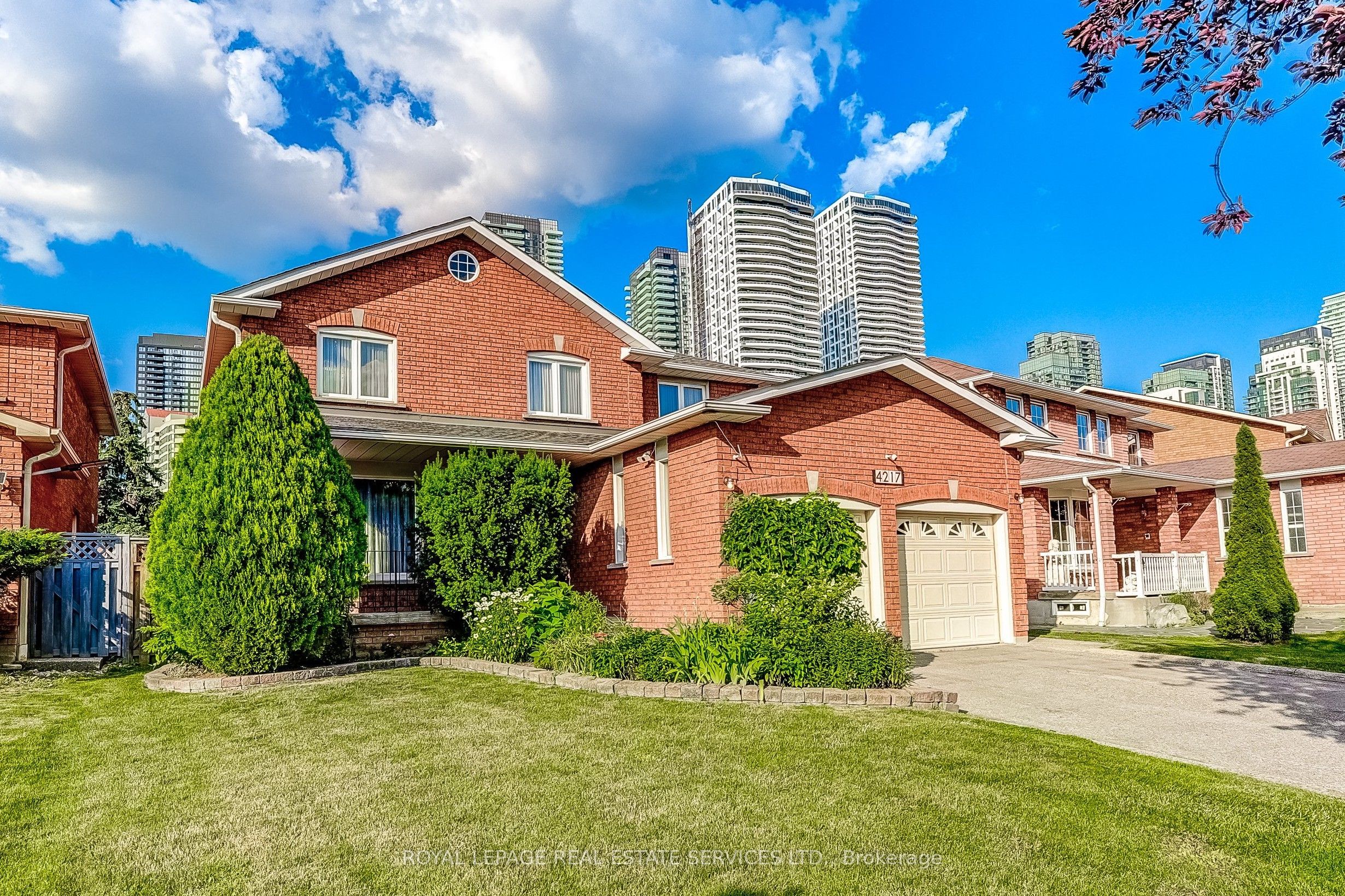 4217 Schneider Court, Mississauga, ON L5B 3N8 photo 2