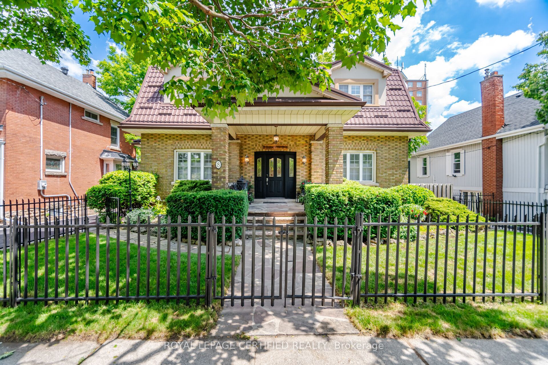 8 Elizabeth Street S, Brampton, ON L6Y 1P8