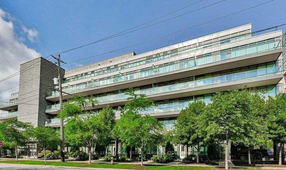 8 Fieldway Road 414, Toronto, ON M8Z 3L1