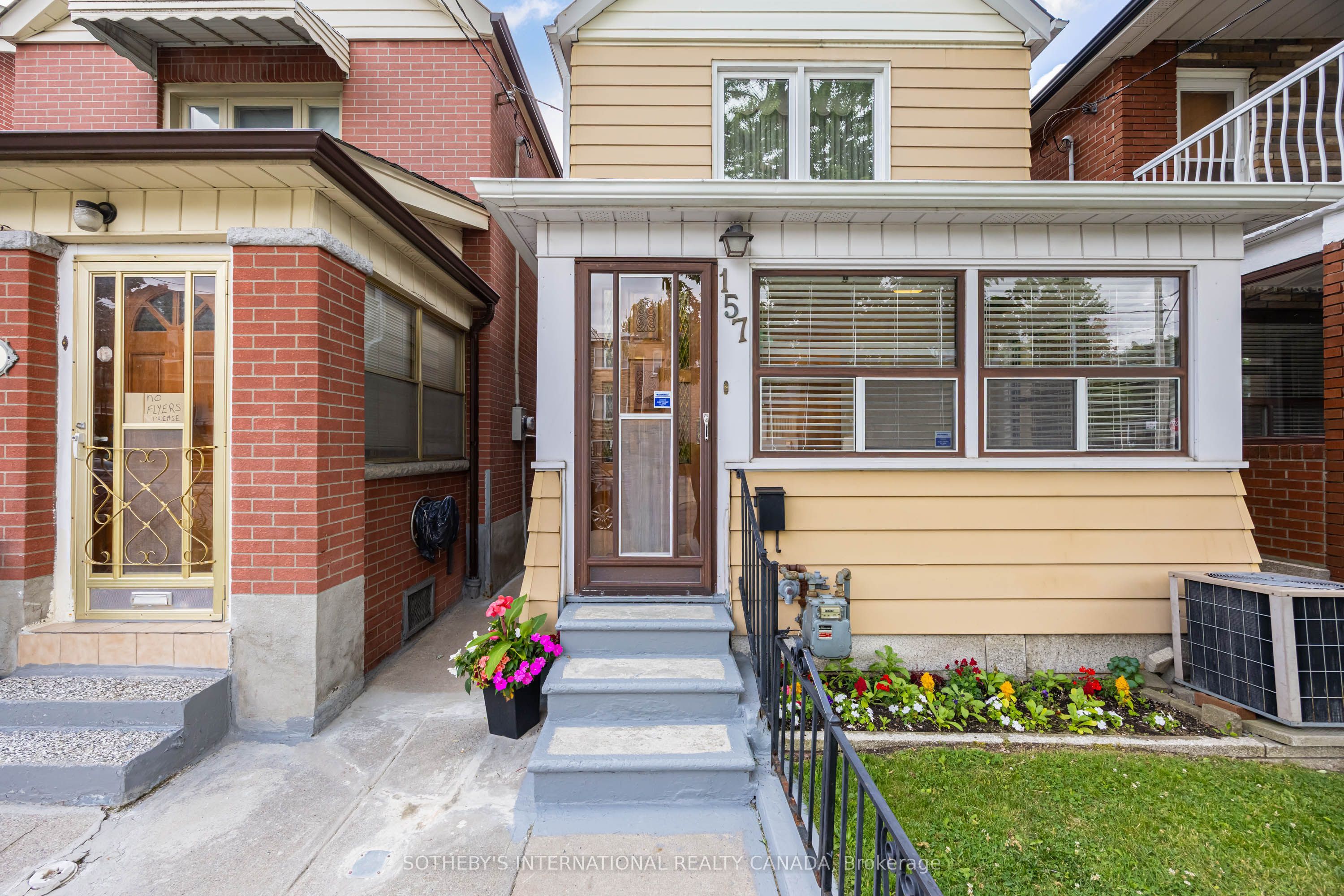 157 Ascot Avenue, Toronto, ON M6E 1G5 photo 2