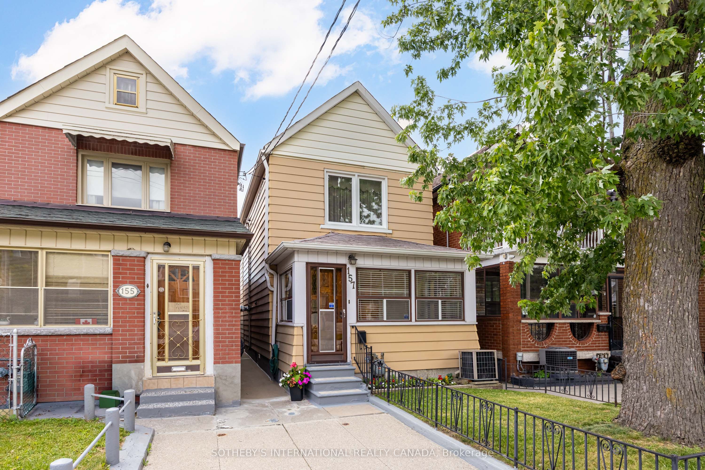 157 Ascot Avenue, Toronto, ON M6E 1G5 photo 3
