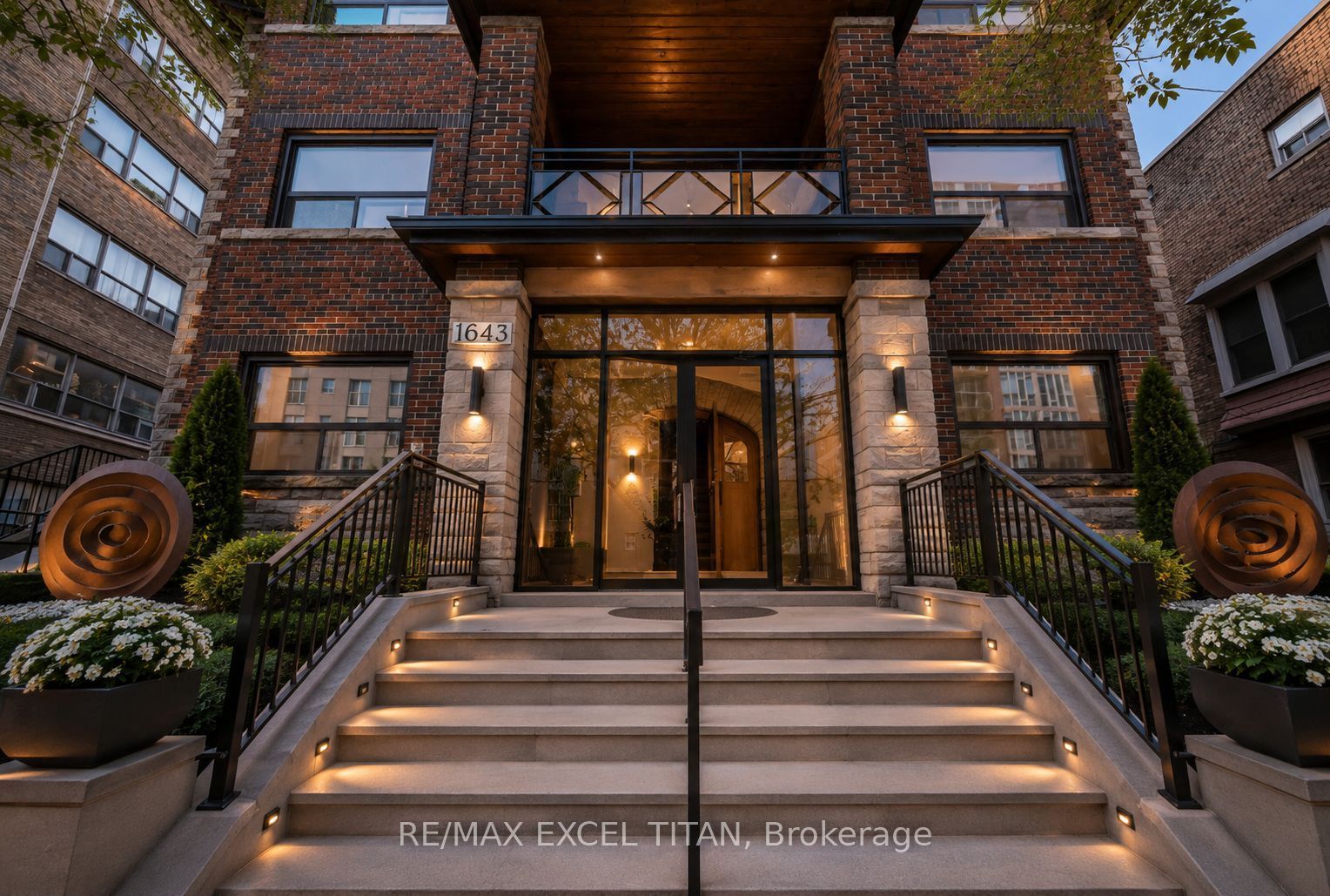 1643 Bloor Street W 208, Toronto, ON M6P 1A6 photo 4