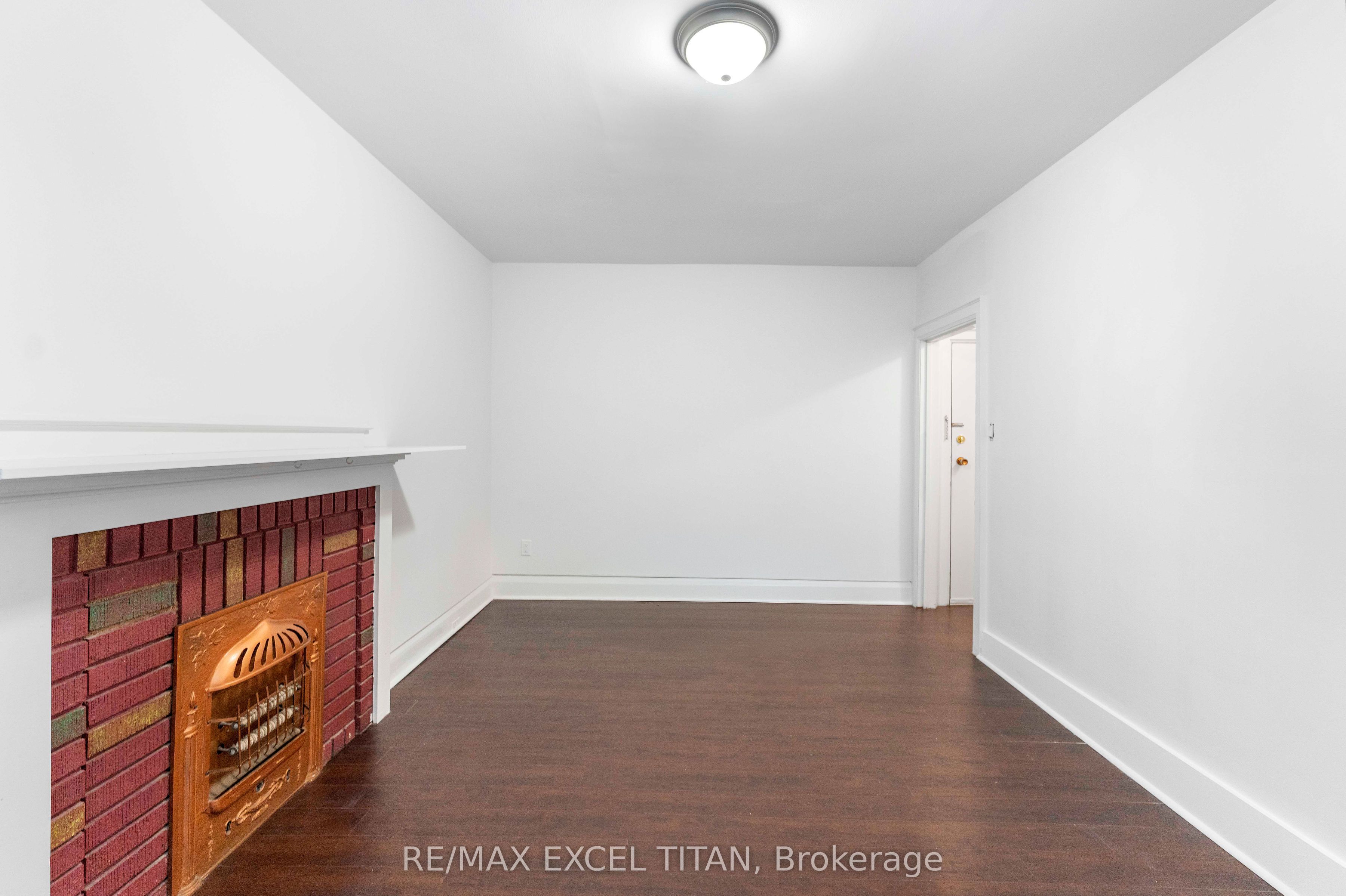 1643 Bloor Street W 208, Toronto, ON M6P 1A6 photo 5