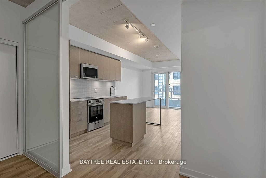 1808 St Clair Avenue W 201, Toronto, ON M6N 0C1