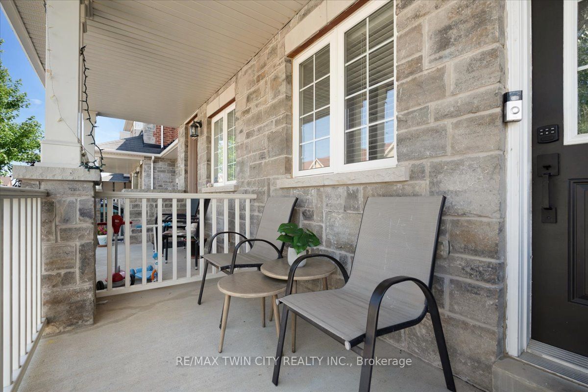 655 Murray Meadows Place, Milton, ON L9T 8L7 photo 2