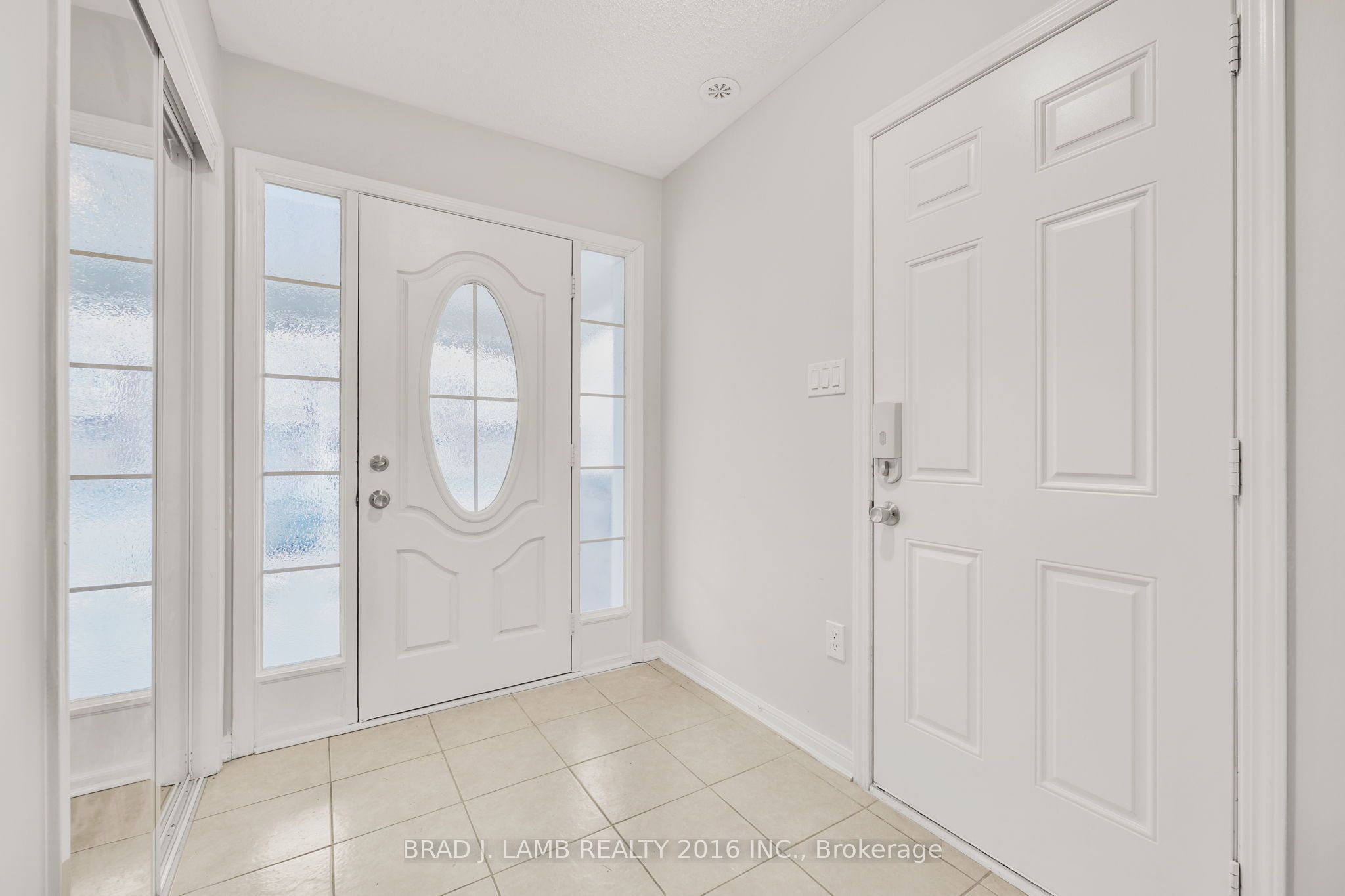 930 Nadalin Heights, Milton, ON L9T 8R5 photo 4
