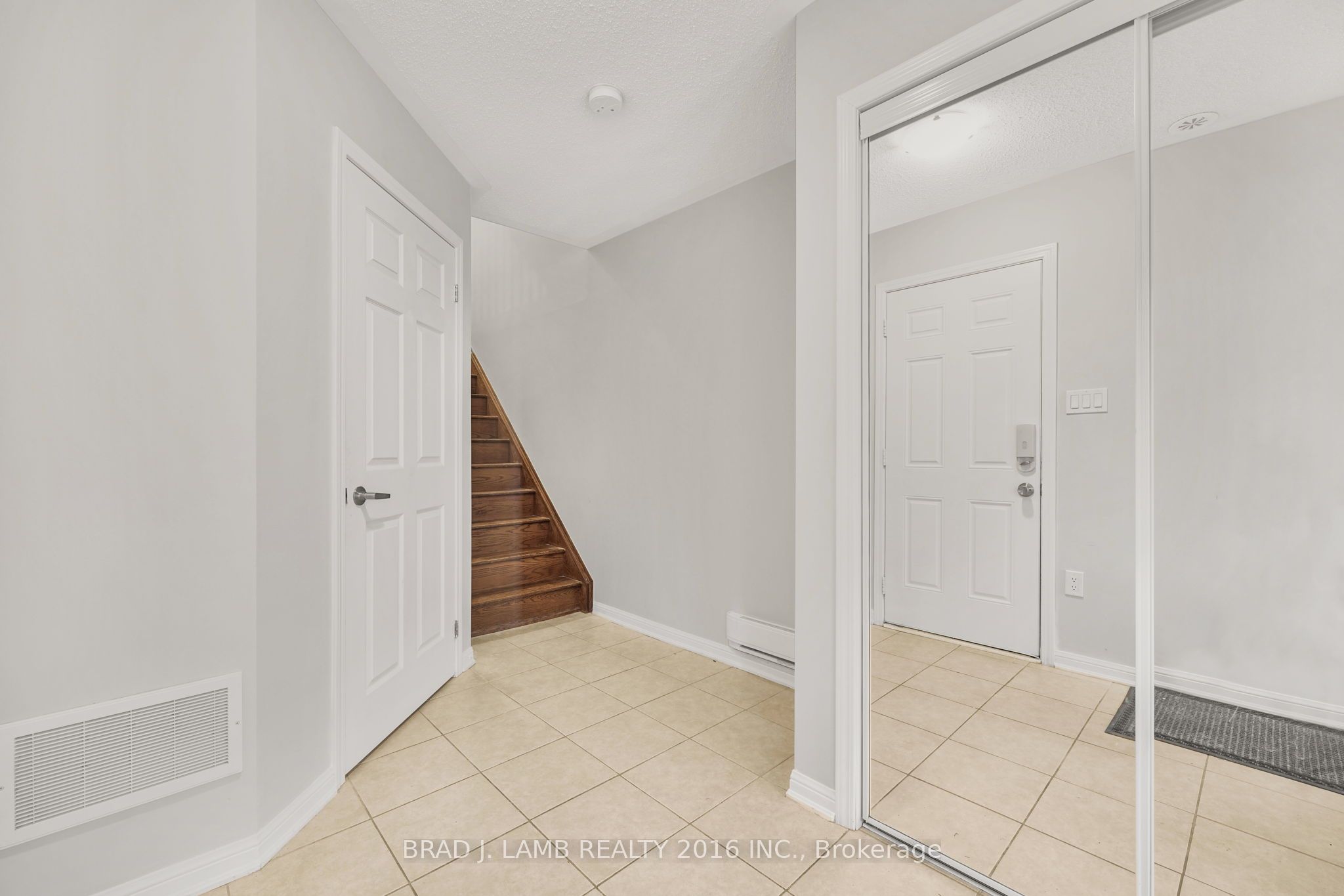 930 Nadalin Heights, Milton, ON L9T 8R5 photo 5