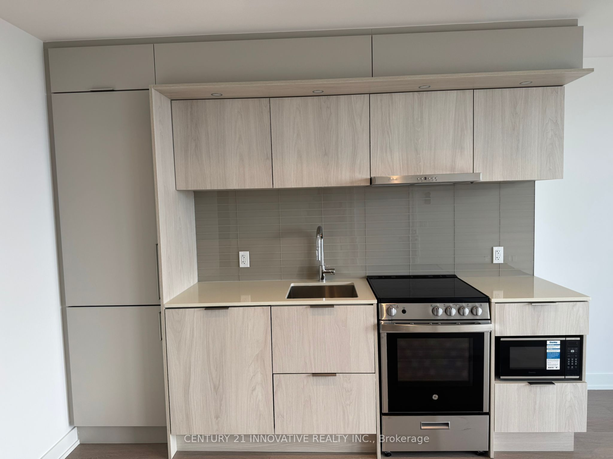 448 Burnhamthorpe Road 4009, Mississauga, ON L5B 0R4 photo 3