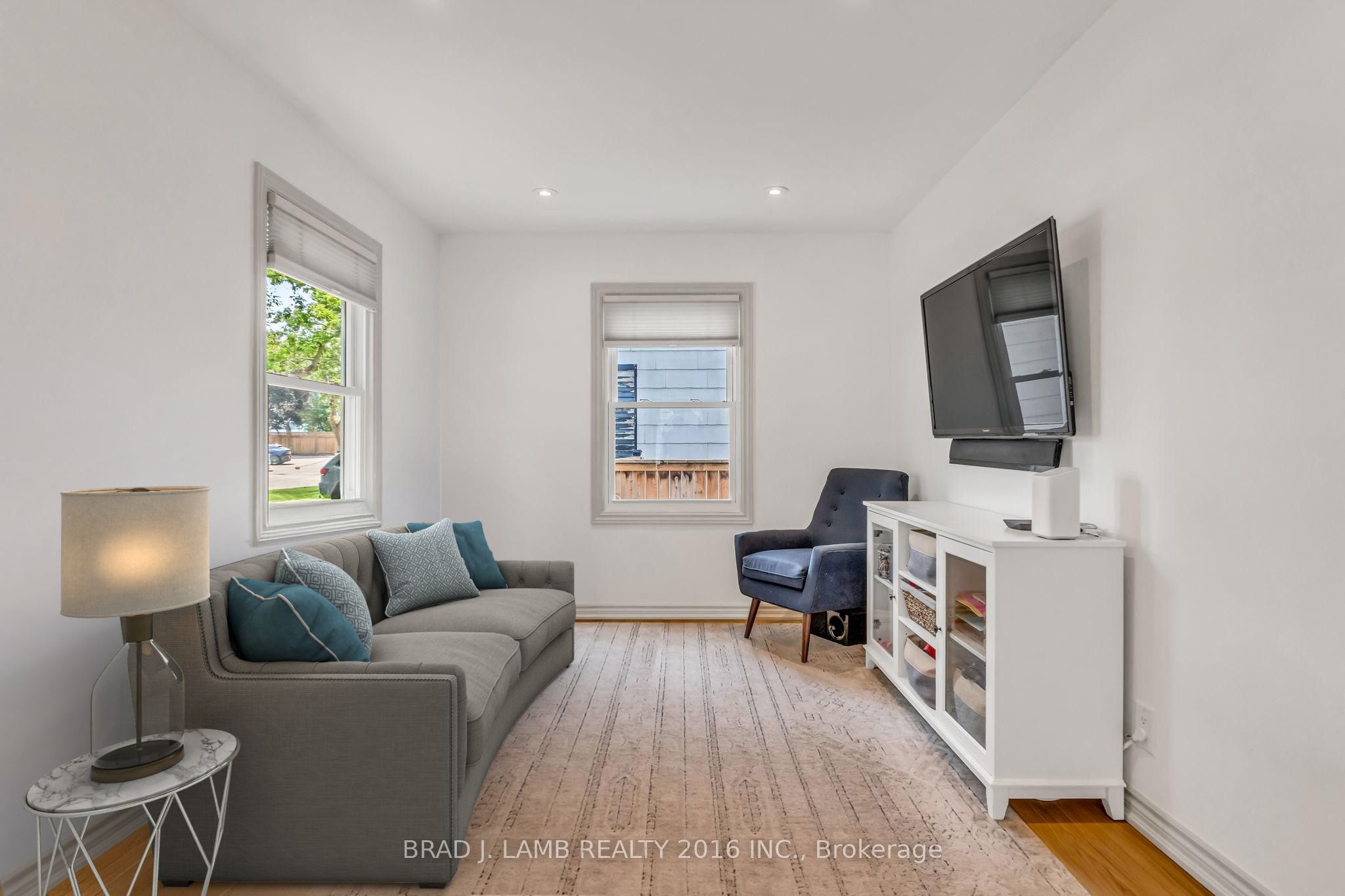 794 The Queensway, Toronto, ON M8Z 1N5 photo 4