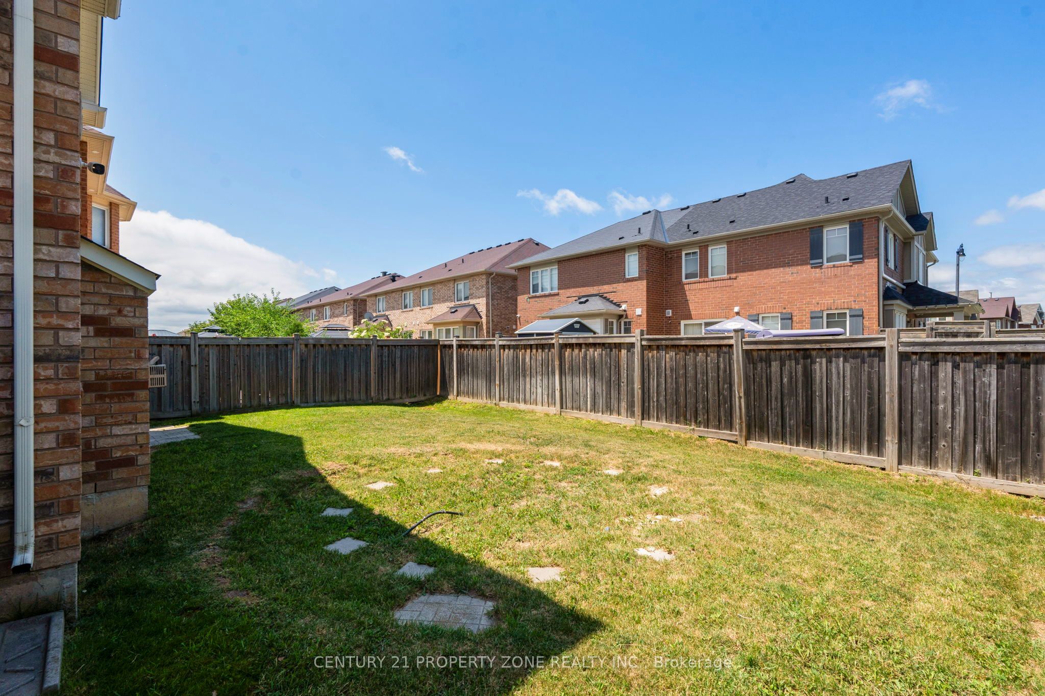 30 Apple Valley Way Drive, Brampton, ON L6P 3R3