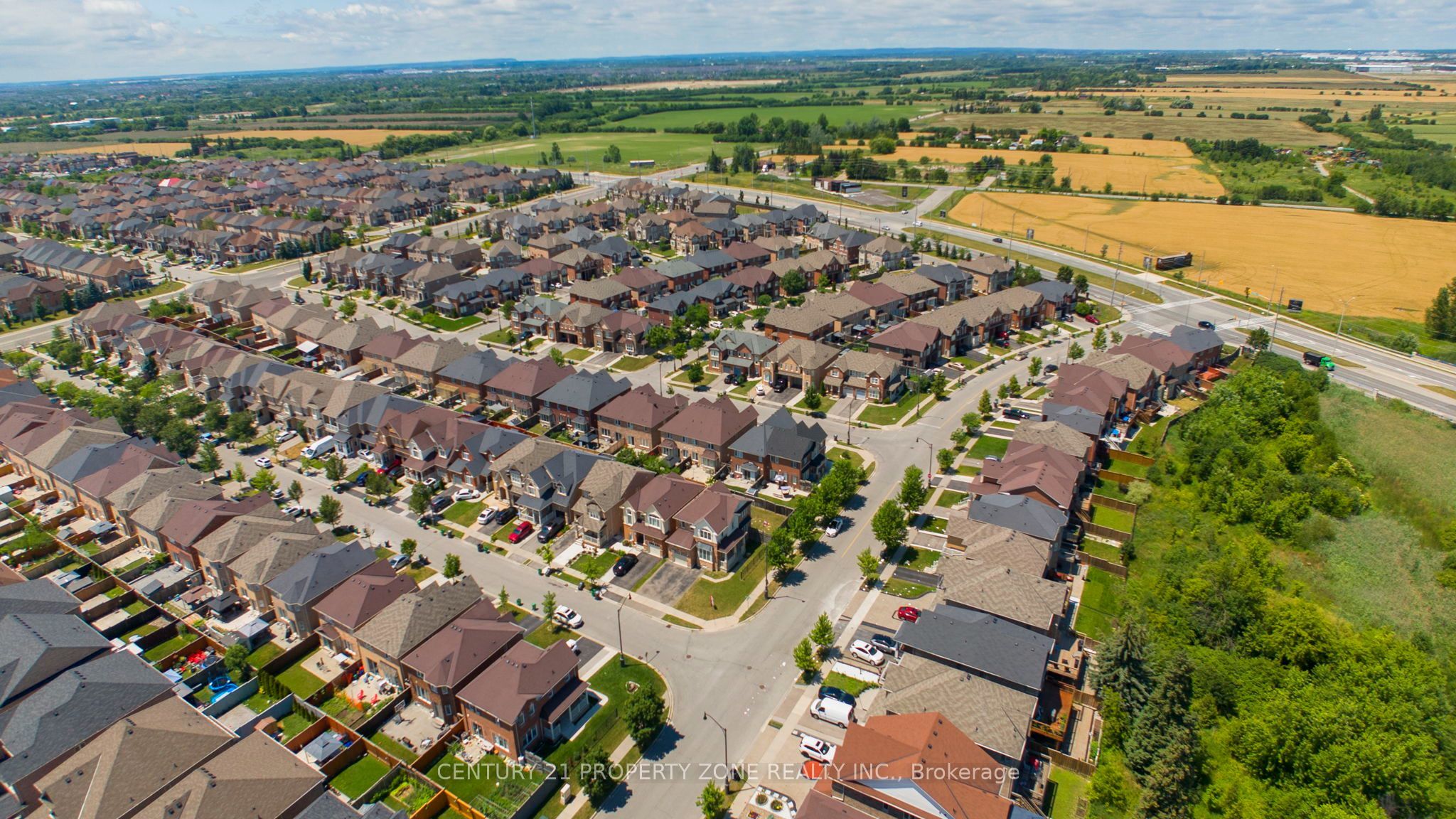 30 Apple Valley Way Drive, Brampton, ON L6P 3R3 photo 3
