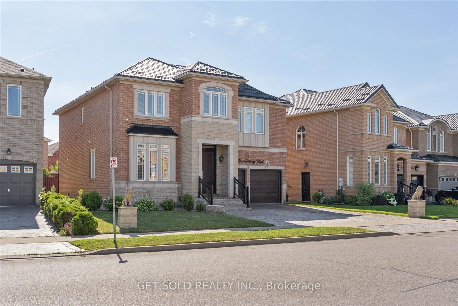 135 Earlsbridge Boulevard, Brampton, ON L7A 3T7 photo 3