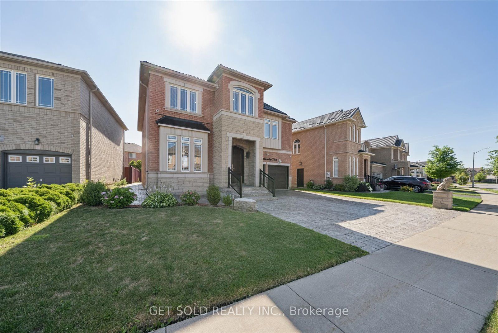 135 Earlsbridge Boulevard, Brampton, ON L7A 3T7 photo 4