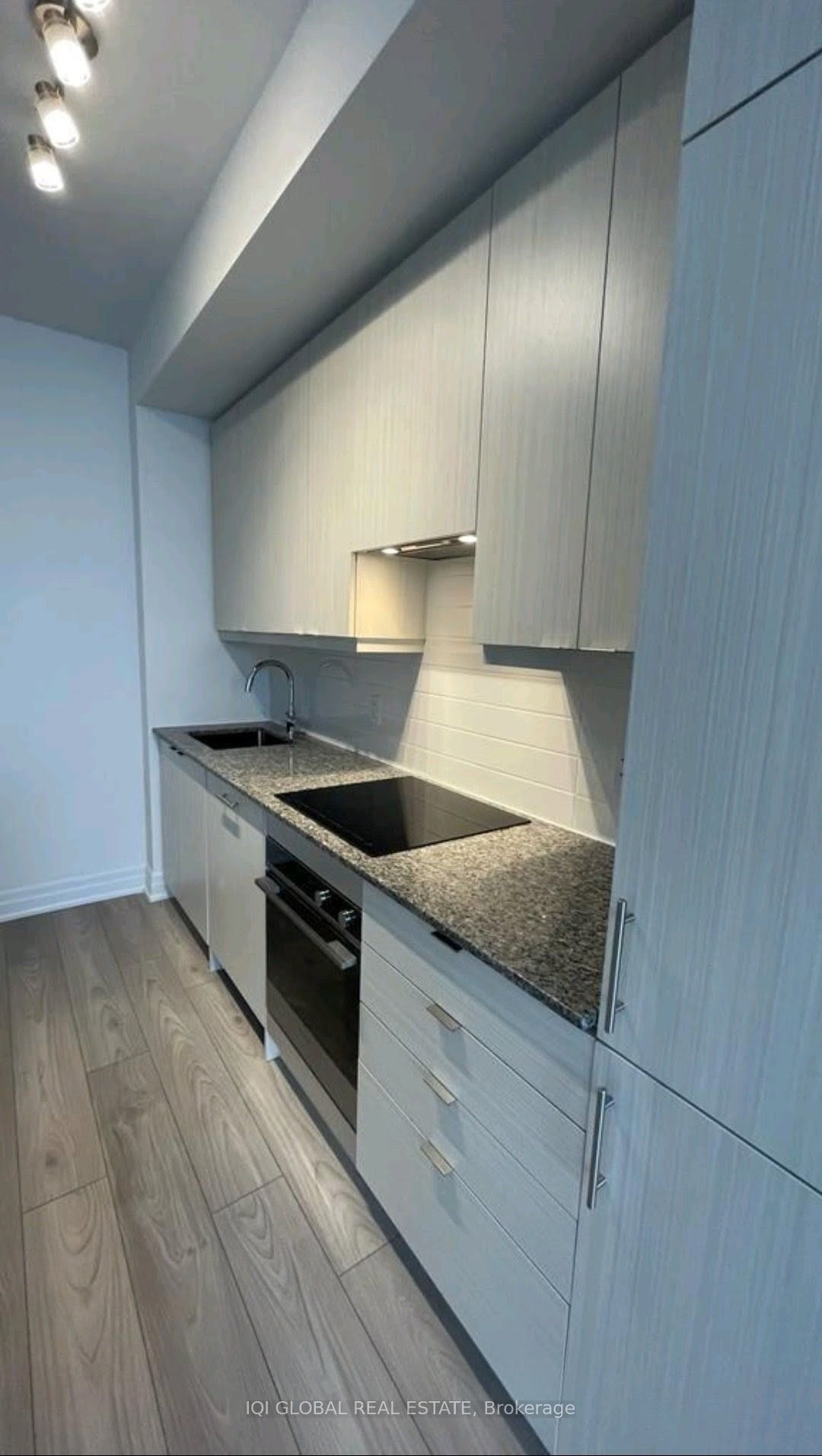36 Elm Drive 3107, Mississauga, ON L5B 0N3 photo 5