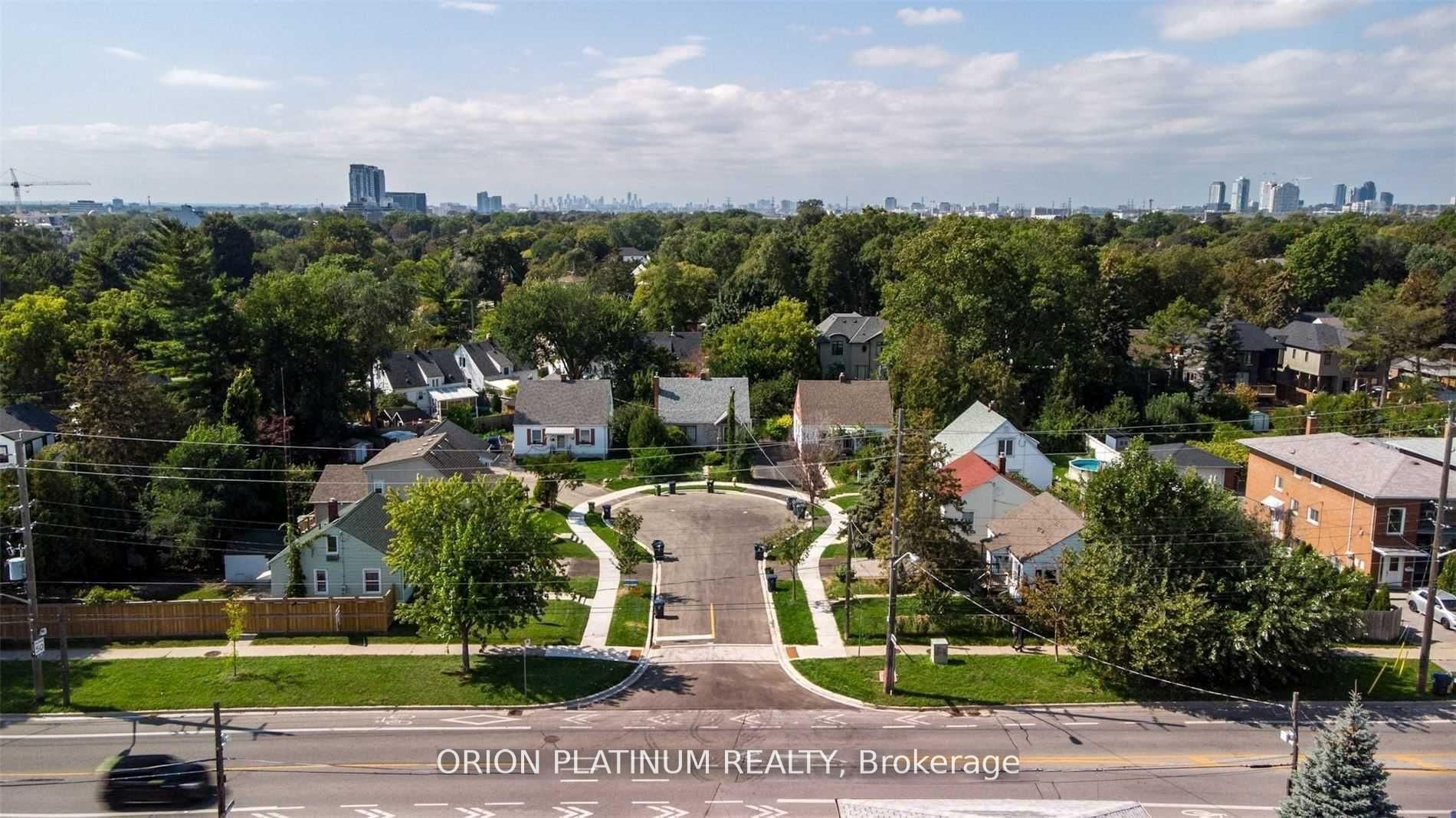 1 McCallum Court, Toronto, ON M8Y 1M6 photo 2