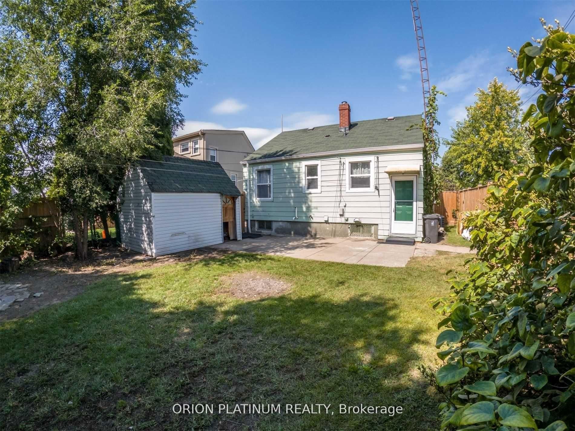 1 McCallum Court, Toronto, ON M8Y 1M6 photo 4