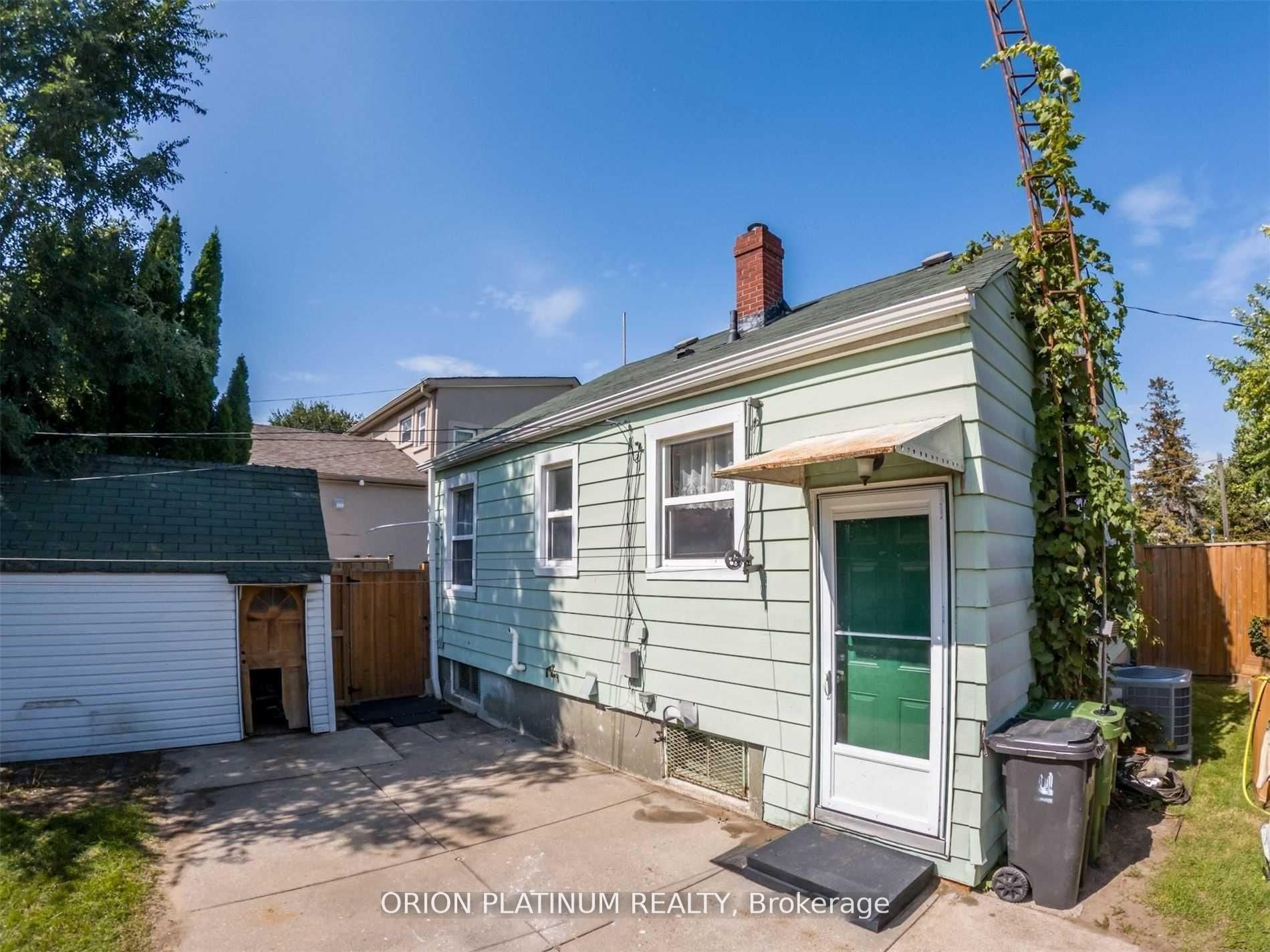 1 McCallum Court, Toronto, ON M8Y 1M6 photo 5