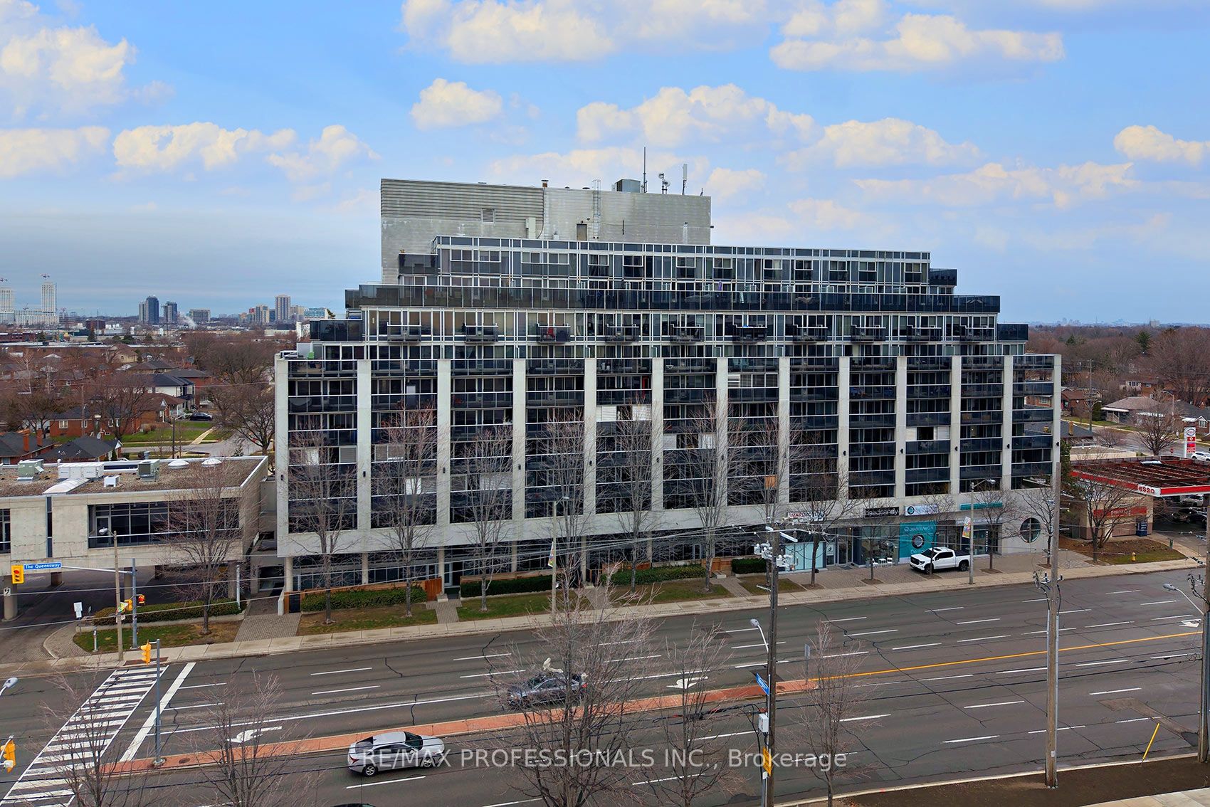1040 The Queensway 704, Toronto, ON M8Z 0A7 photo 3