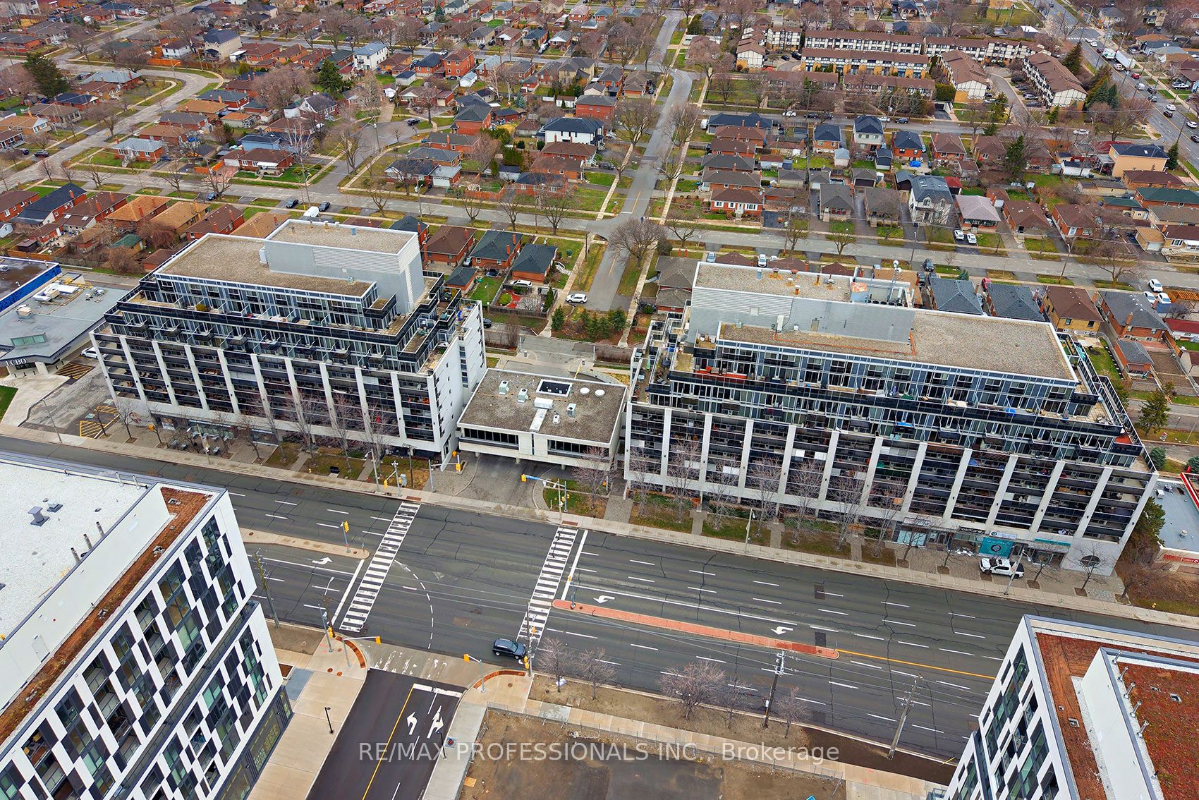 1040 The Queensway 704, Toronto, ON M8Z 0A7 photo 5