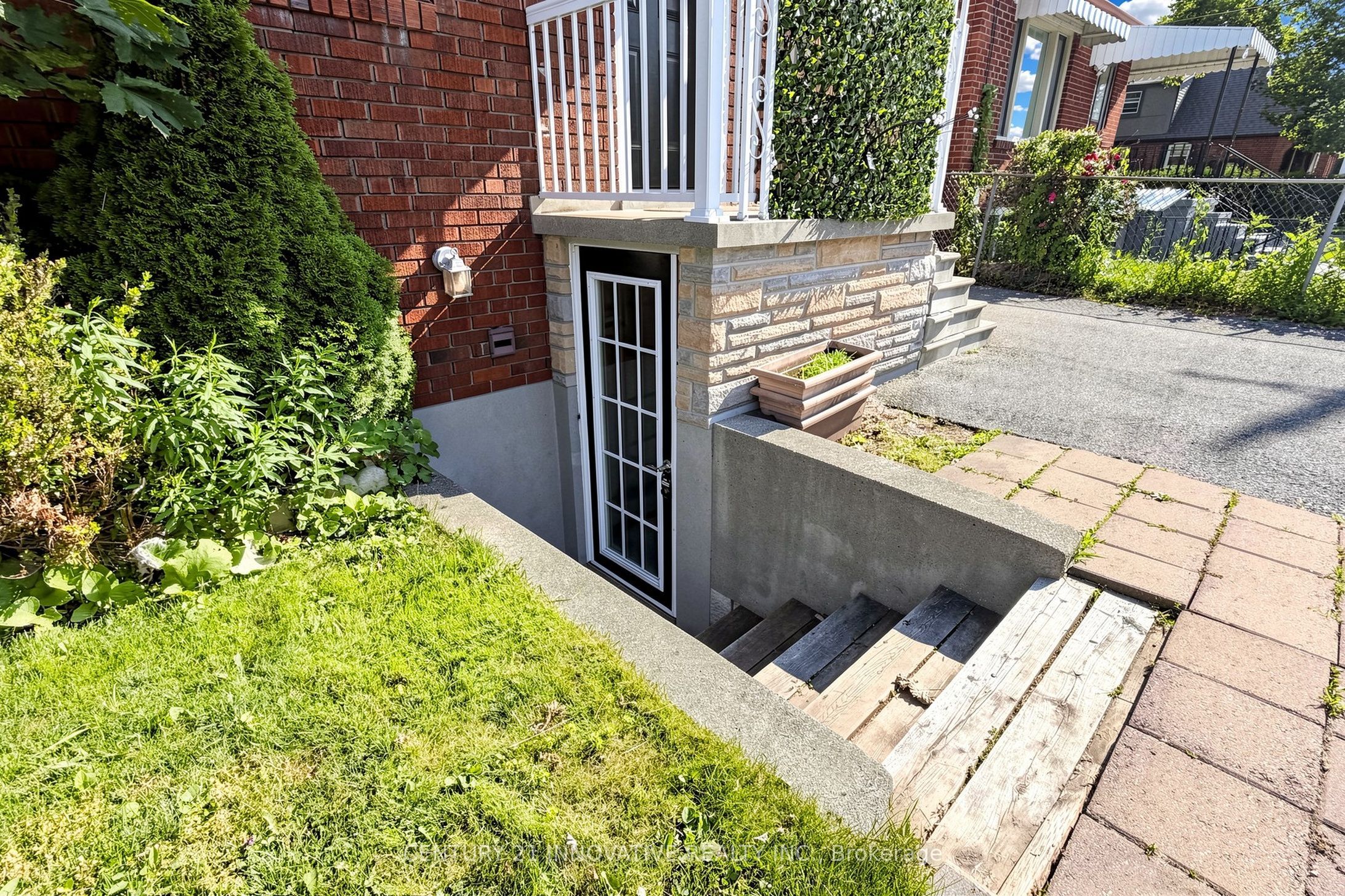 59 Manitoba Street, Toronto, ON M8Y 1E1 photo 4