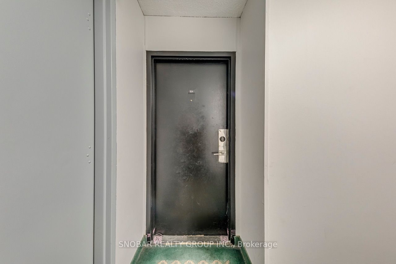 340 Dixon Road 804, Toronto, ON M9R 1T1 photo 4