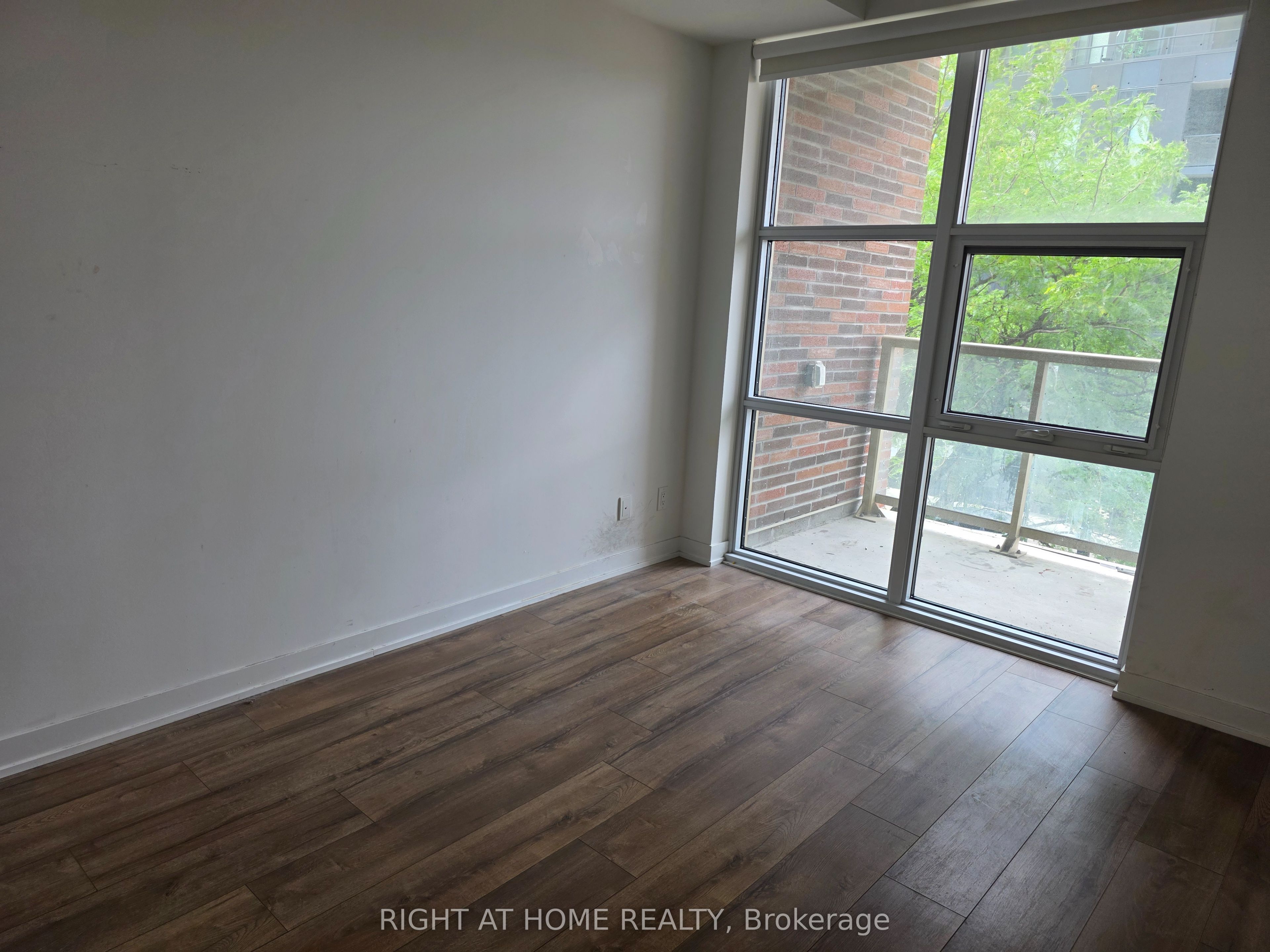 1787 St Clair Avenue W 319, Toronto, ON M6N 1J6 photo 3