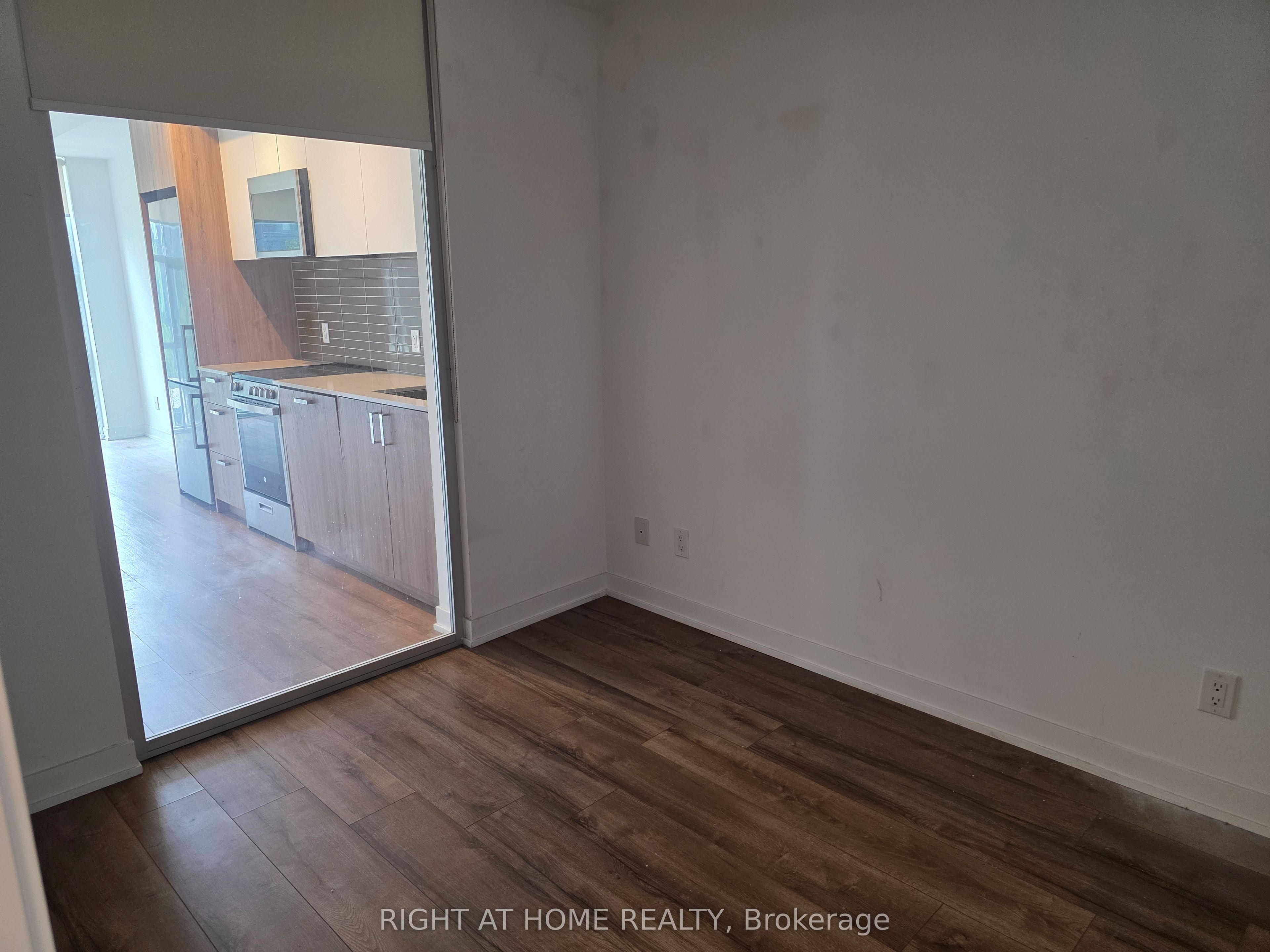 1787 St Clair Avenue W 319, Toronto, ON M6N 1J6 photo 5