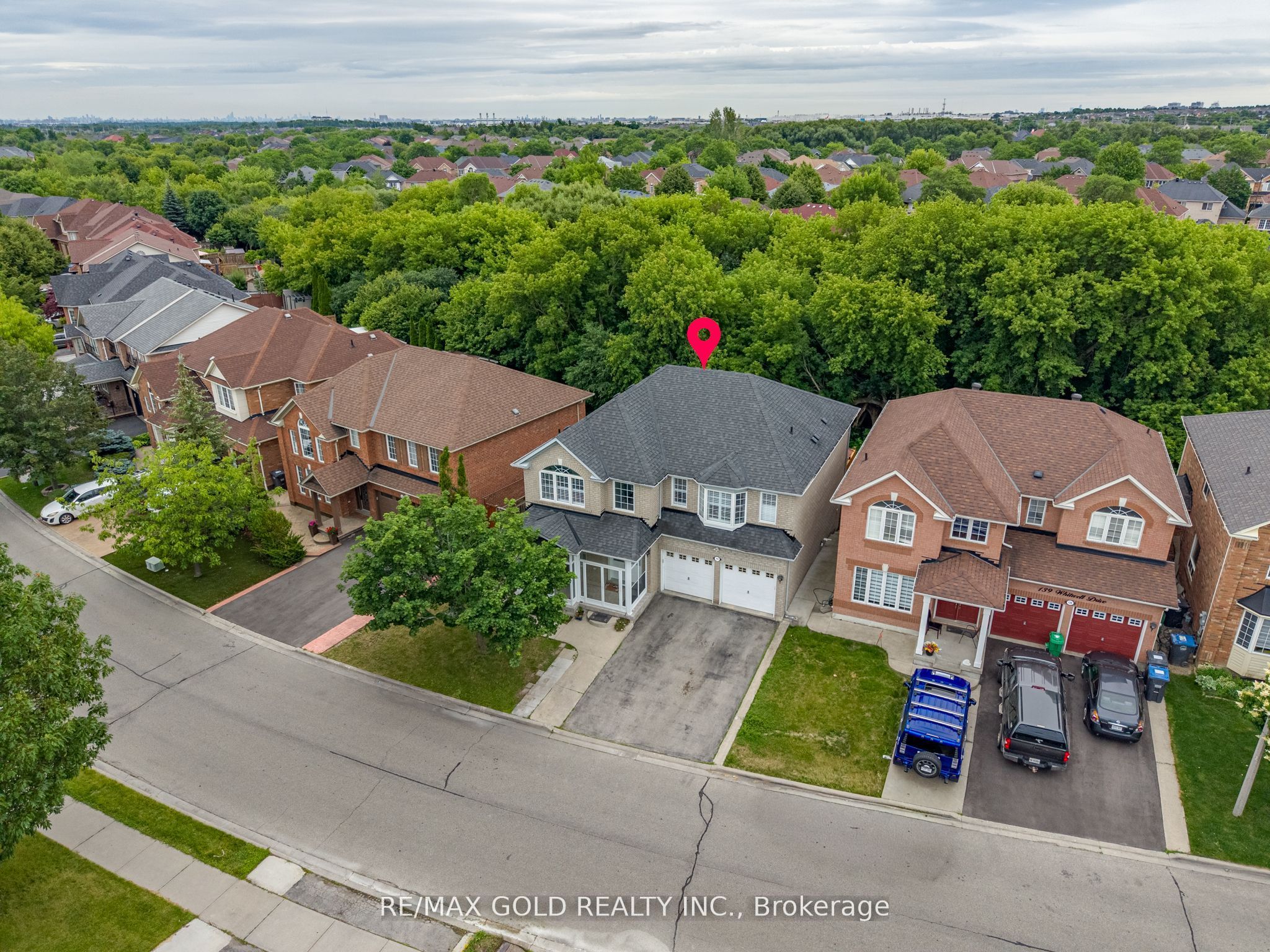141 Whitwell Drive, Brampton, ON L6P 1L2 photo 3