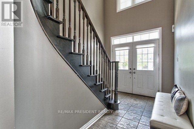 2361 Baronwood Drive, Oakville, ON L6M 0J8 photo 3