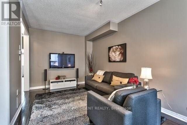 2361 Baronwood Drive, Oakville, ON L6M 0J8 photo 5