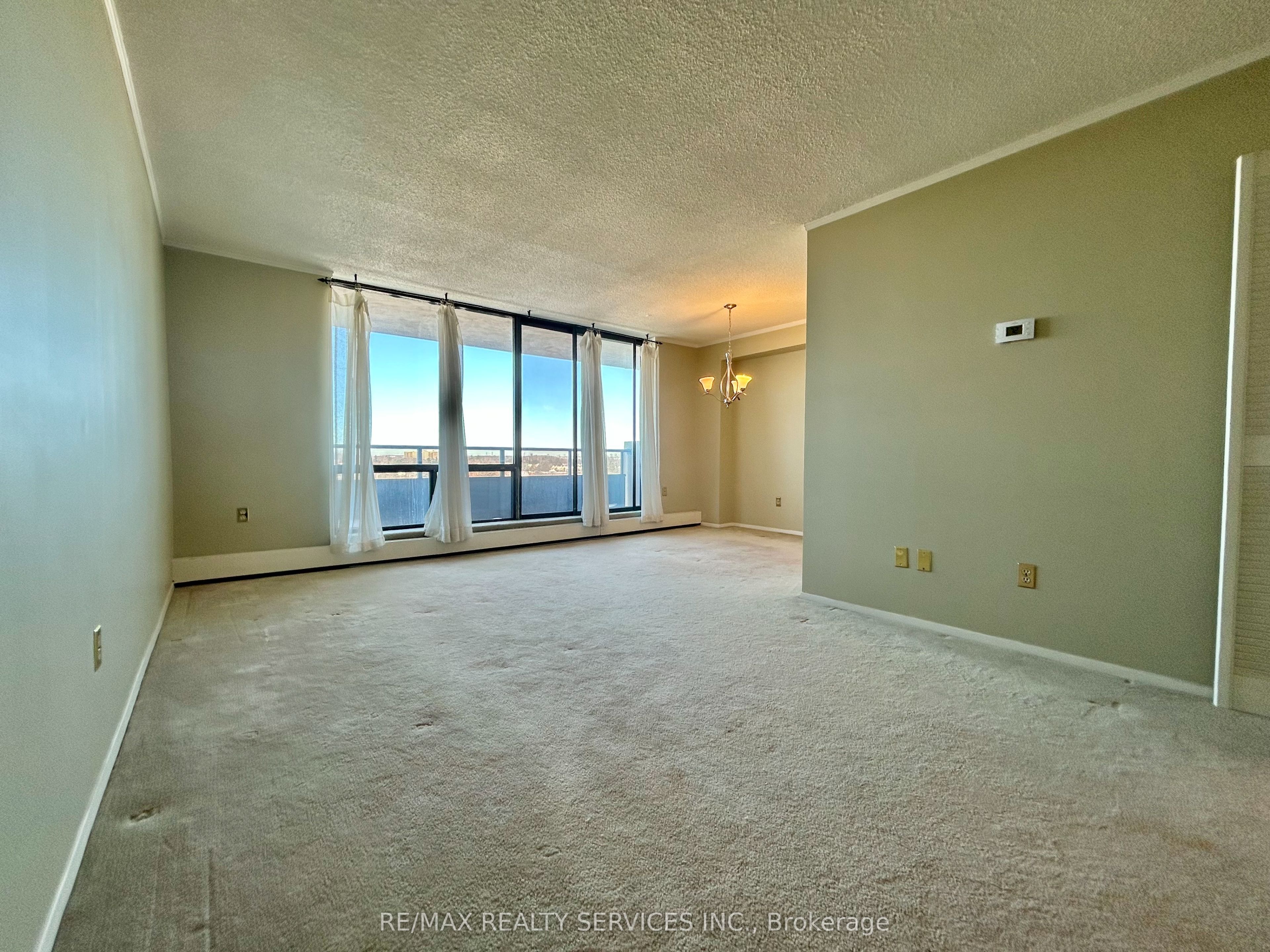 2929 Aquitaine Avenue 701, Mississauga, ON L5N 2C7