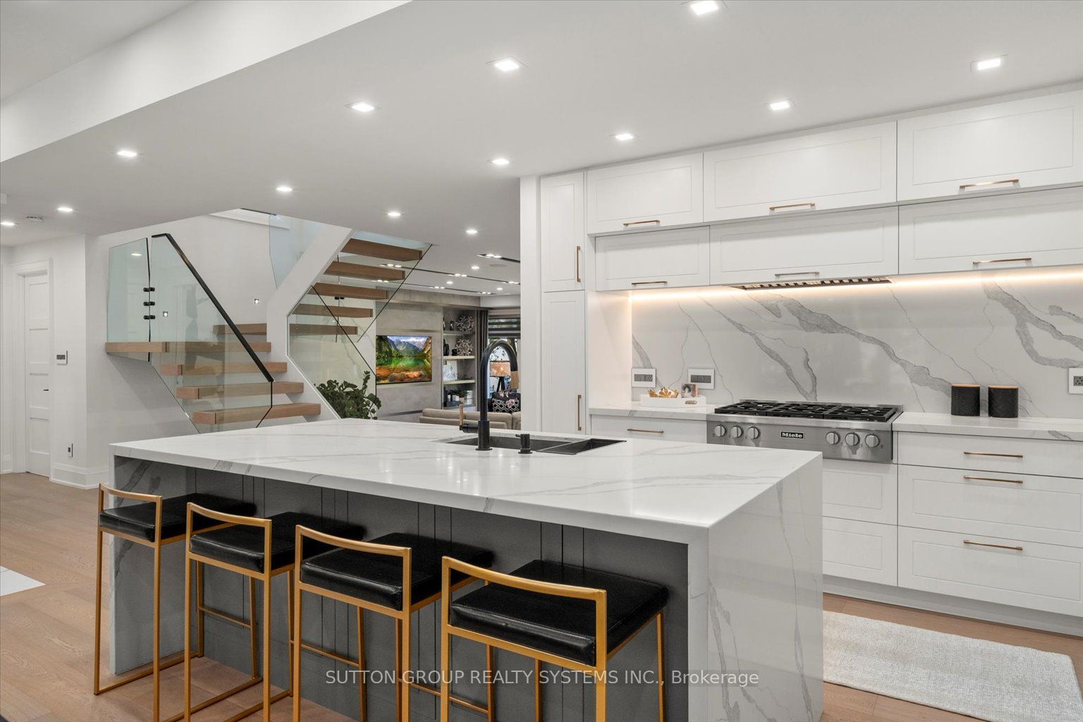 146 Martin Grove Road, Toronto, ON M9B 4K9 photo 2