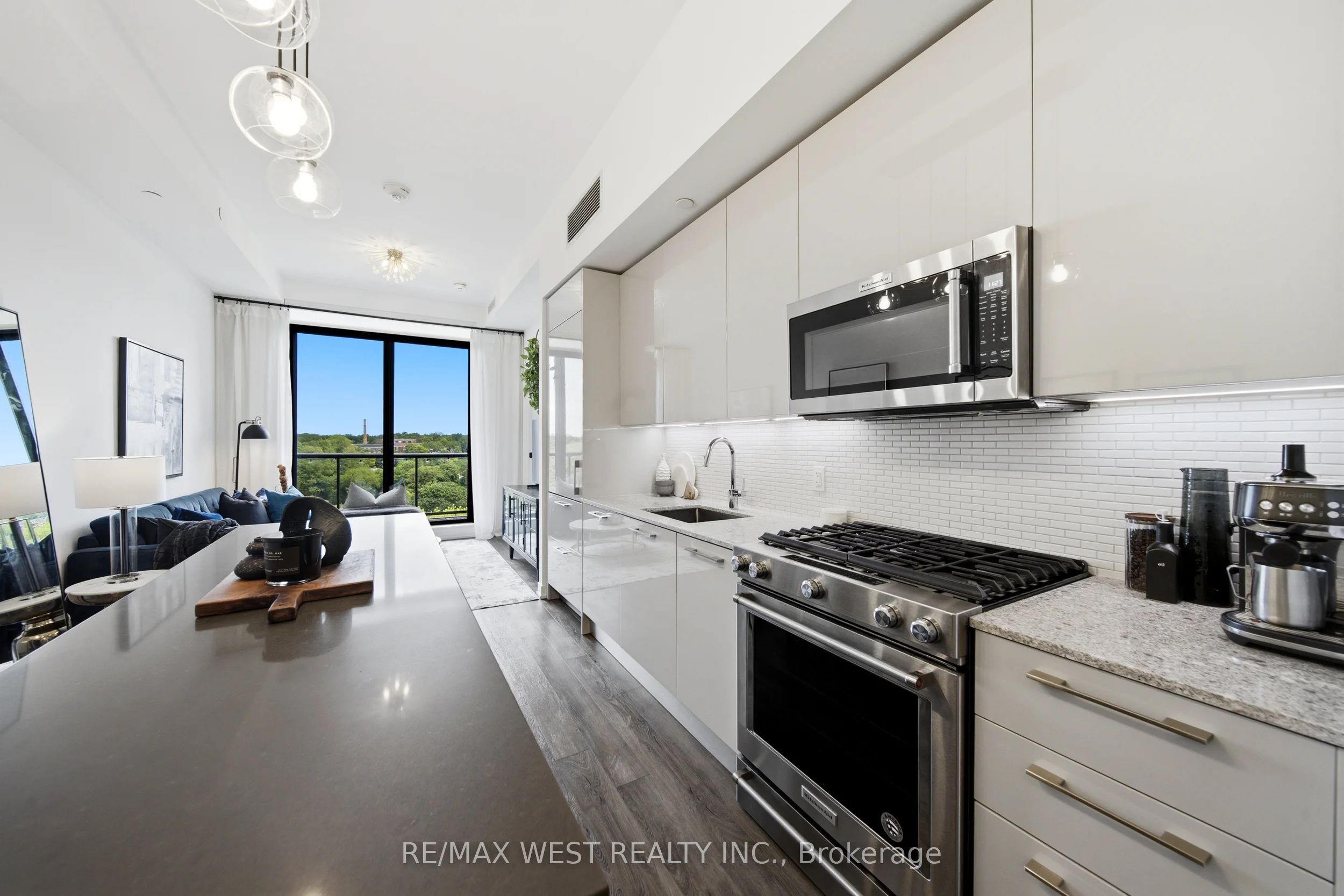 2118 Bloor Street W 709, Toronto, ON M6S 0A6 photo 4