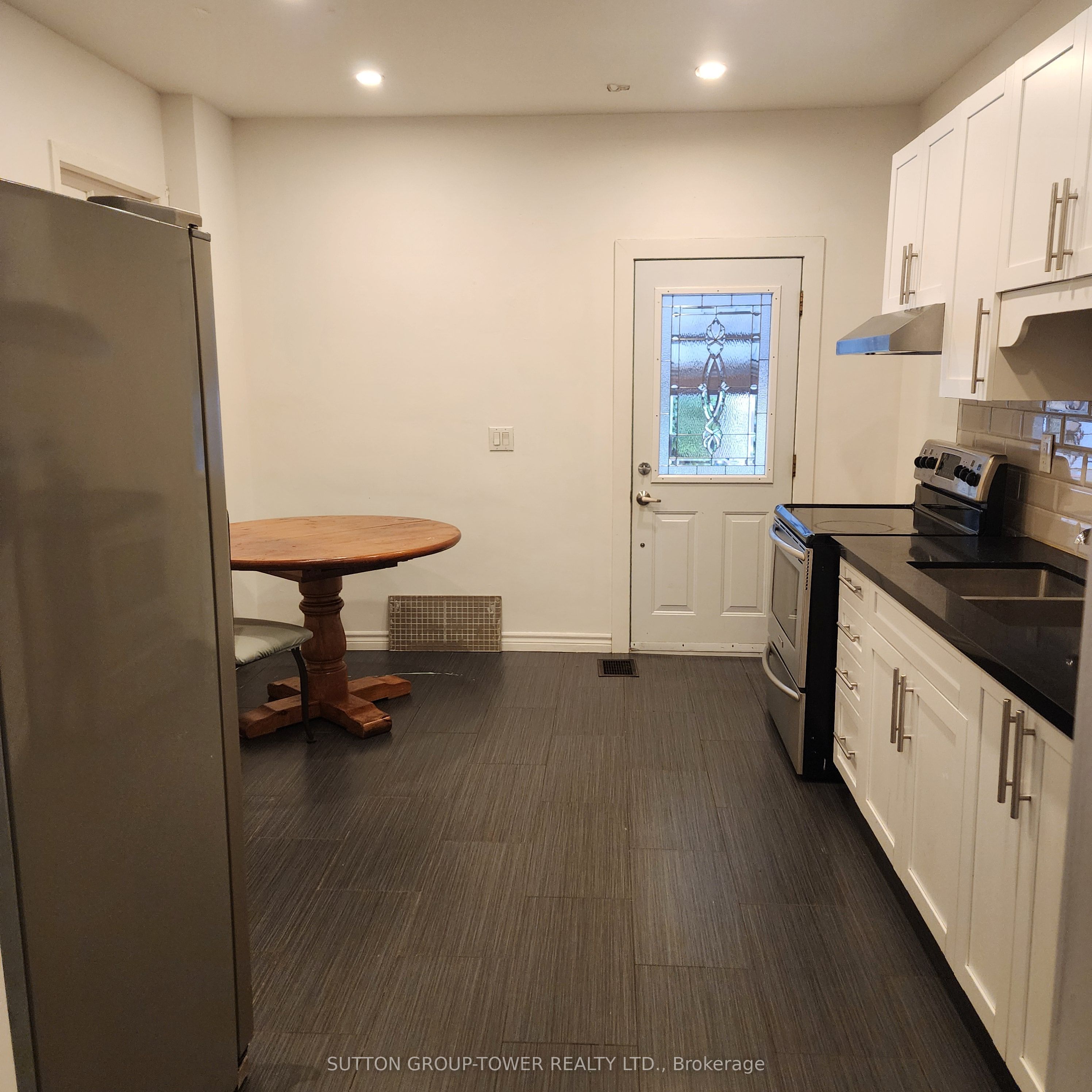 16 Russett Avenue, Toronto, ON M6H 3M3 photo 3