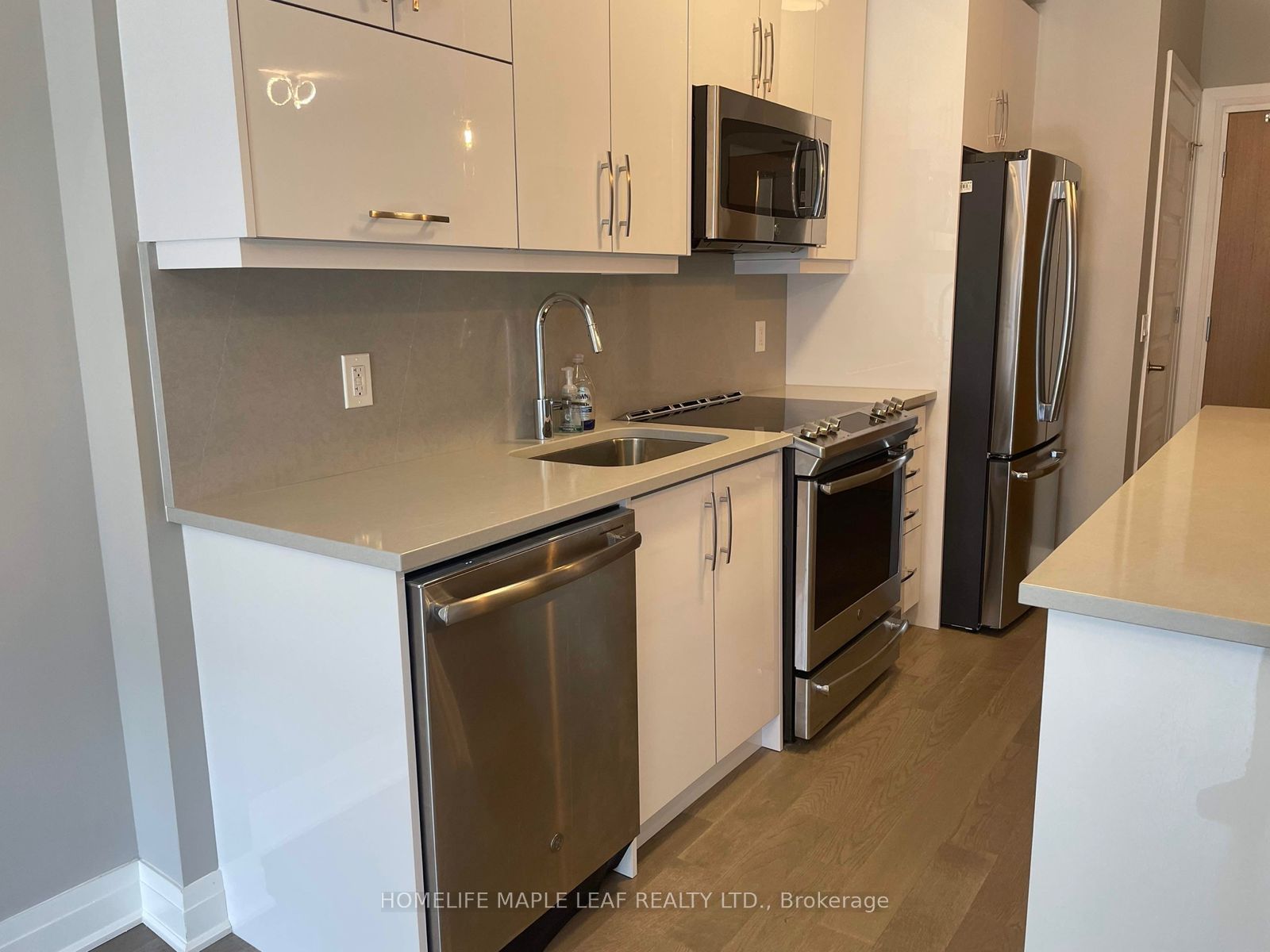 128 Grovewood Common 524, Oakville, ON L6H 0K3 photo 4