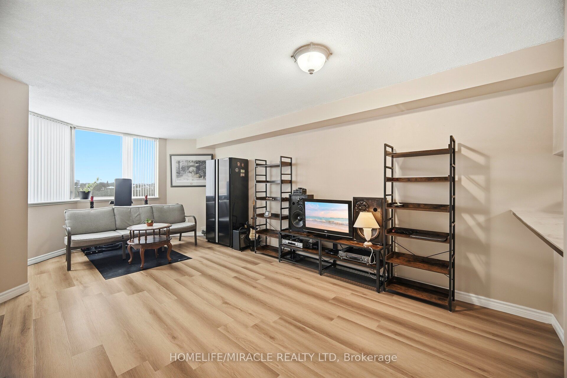 234 Albion Road 610, Toronto, ON M9W 6A5 photo 3