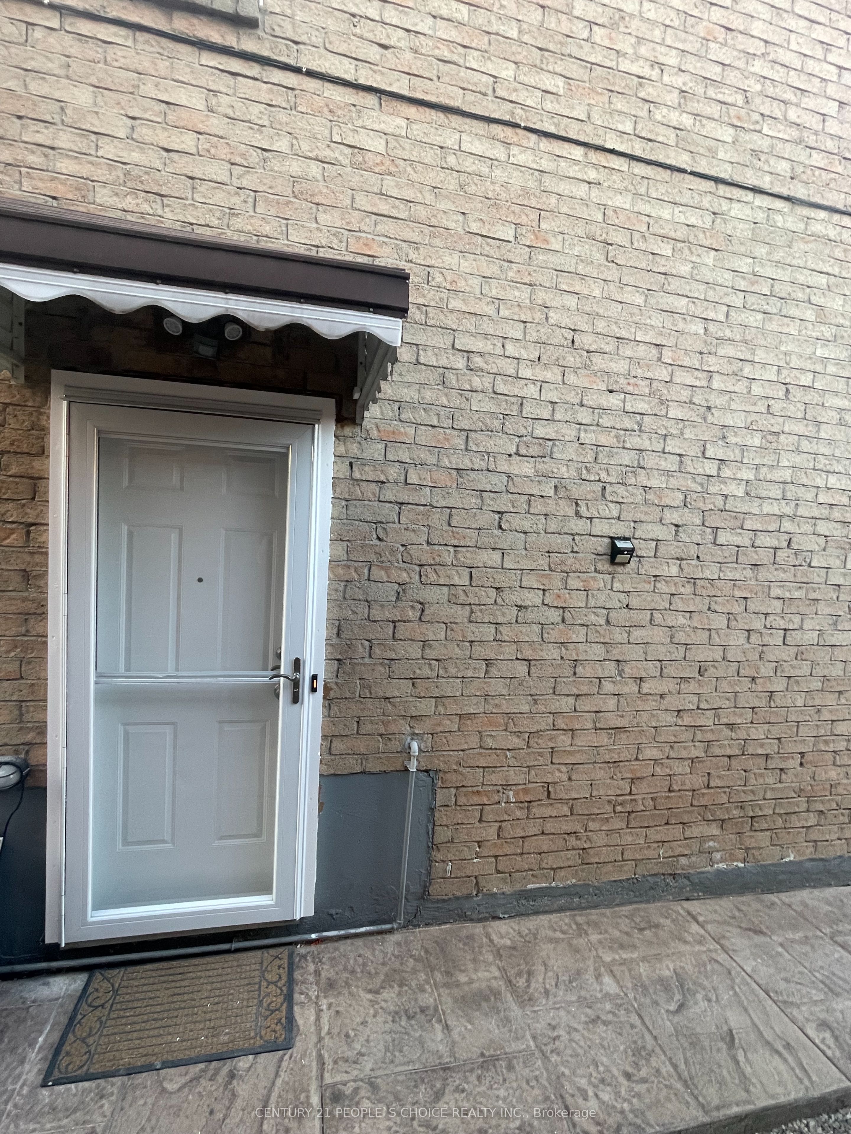 358 Kingsbridge Garden Circle Bsmt, Mississauga, ON L5R 1K8