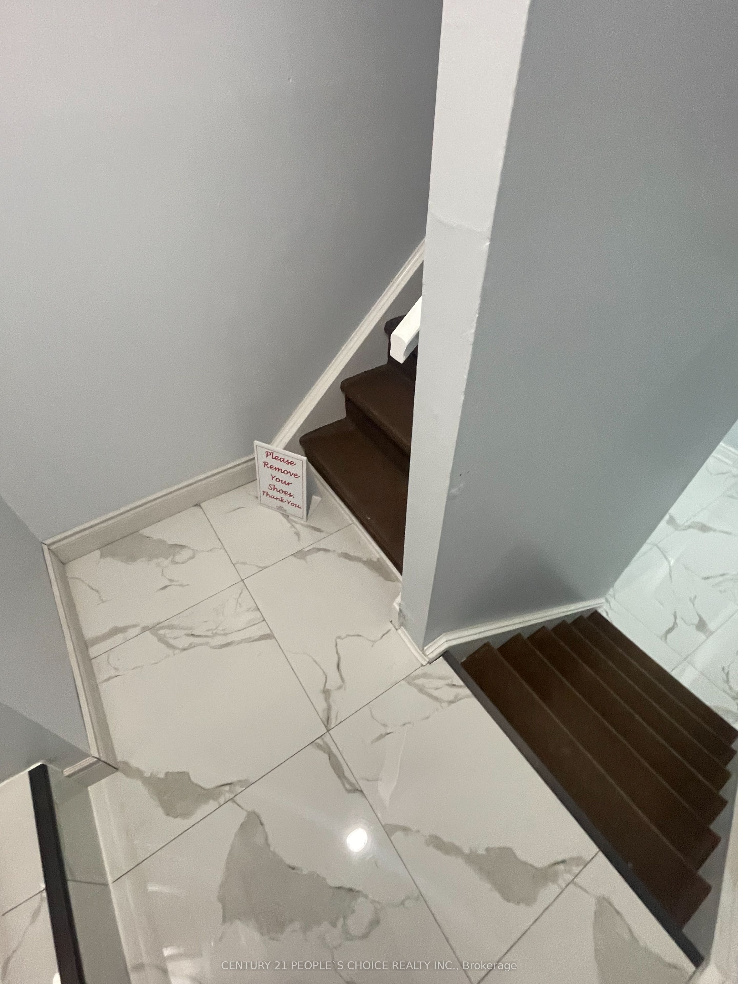 358 Kingsbridge Garden Circle Bsmt, Mississauga, ON L5R 1K8 photo 5
