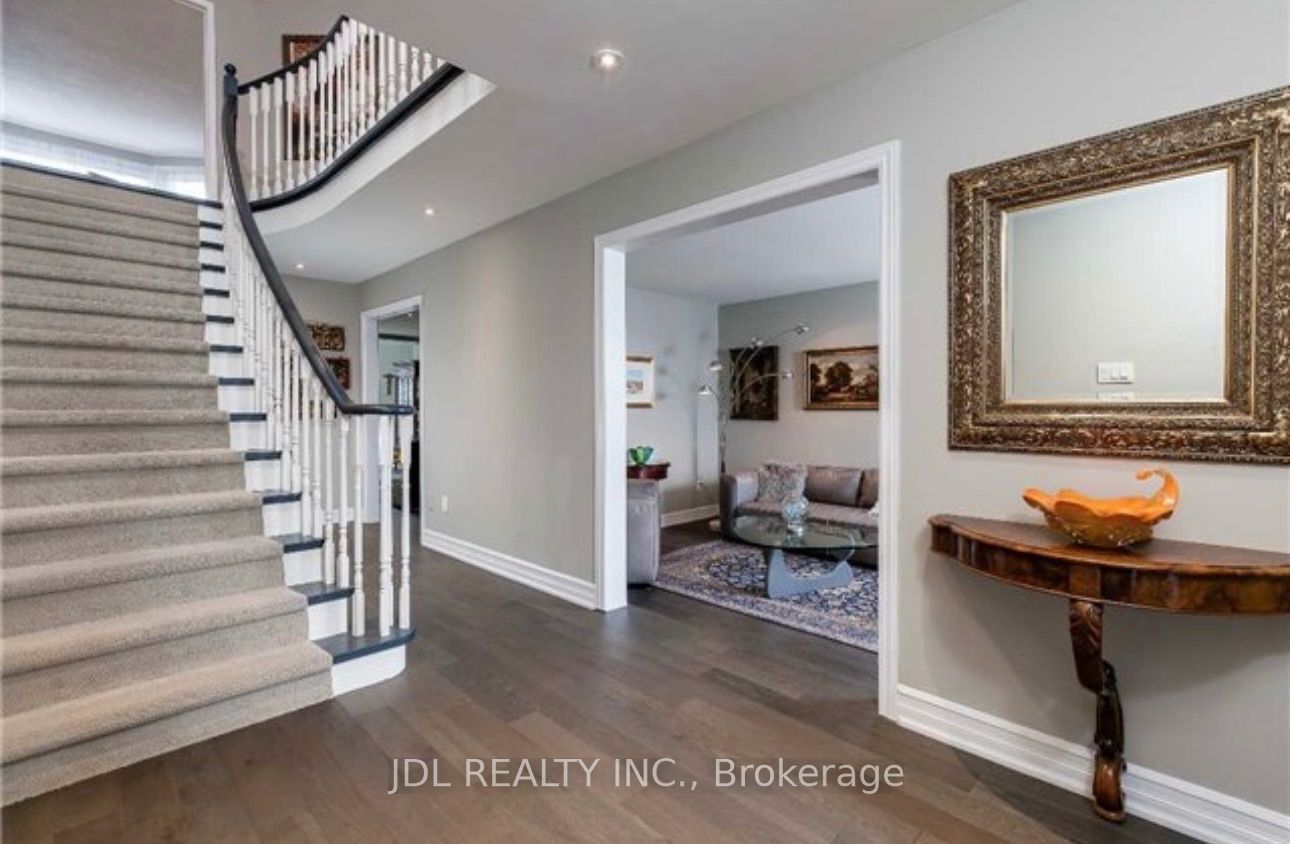 1255 Heritage Way, Oakville, ON L6M 2X7 photo 3