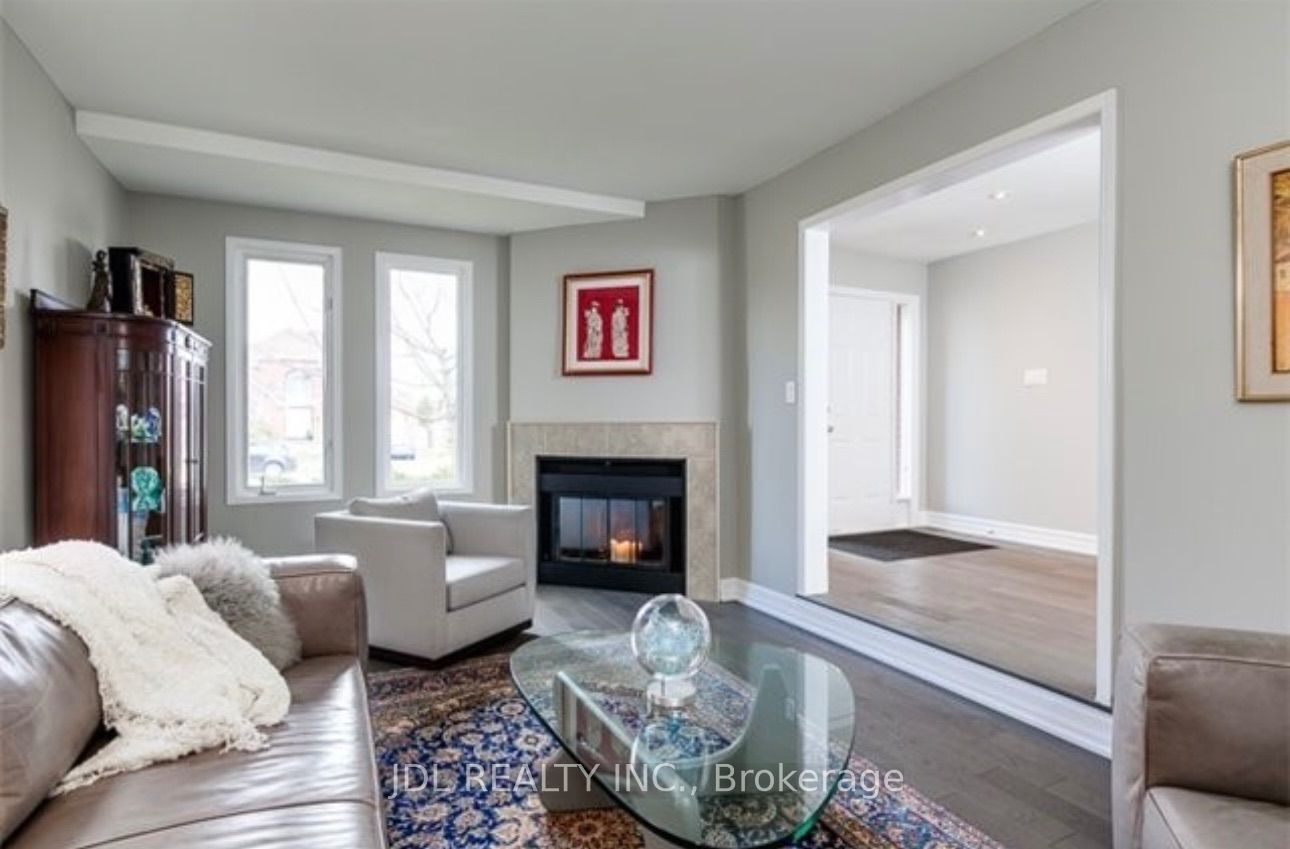 1255 Heritage Way, Oakville, ON L6M 2X7 photo 4